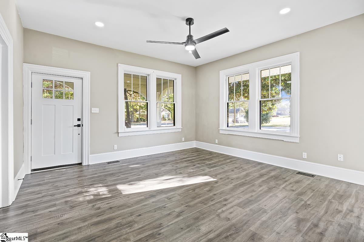 501 N Adair Street Property Photo 4