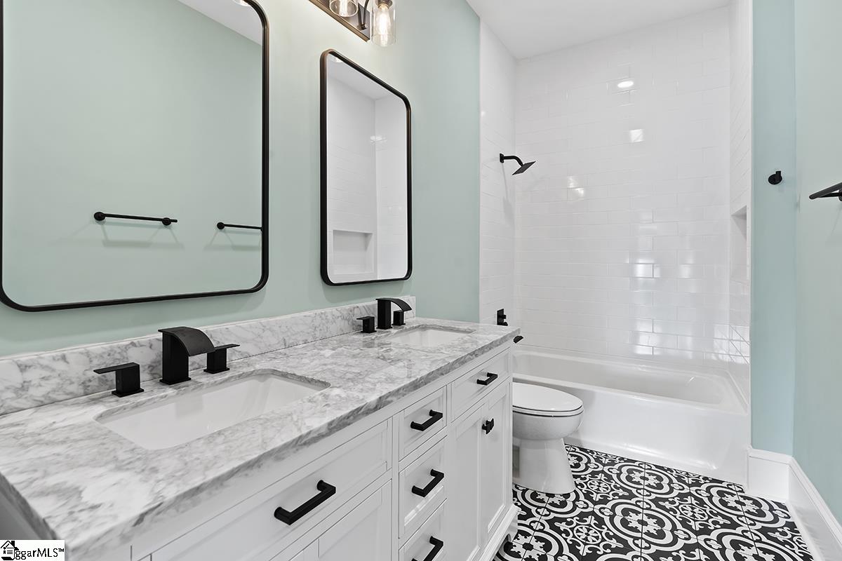 501 N Adair Street Property Photo 15