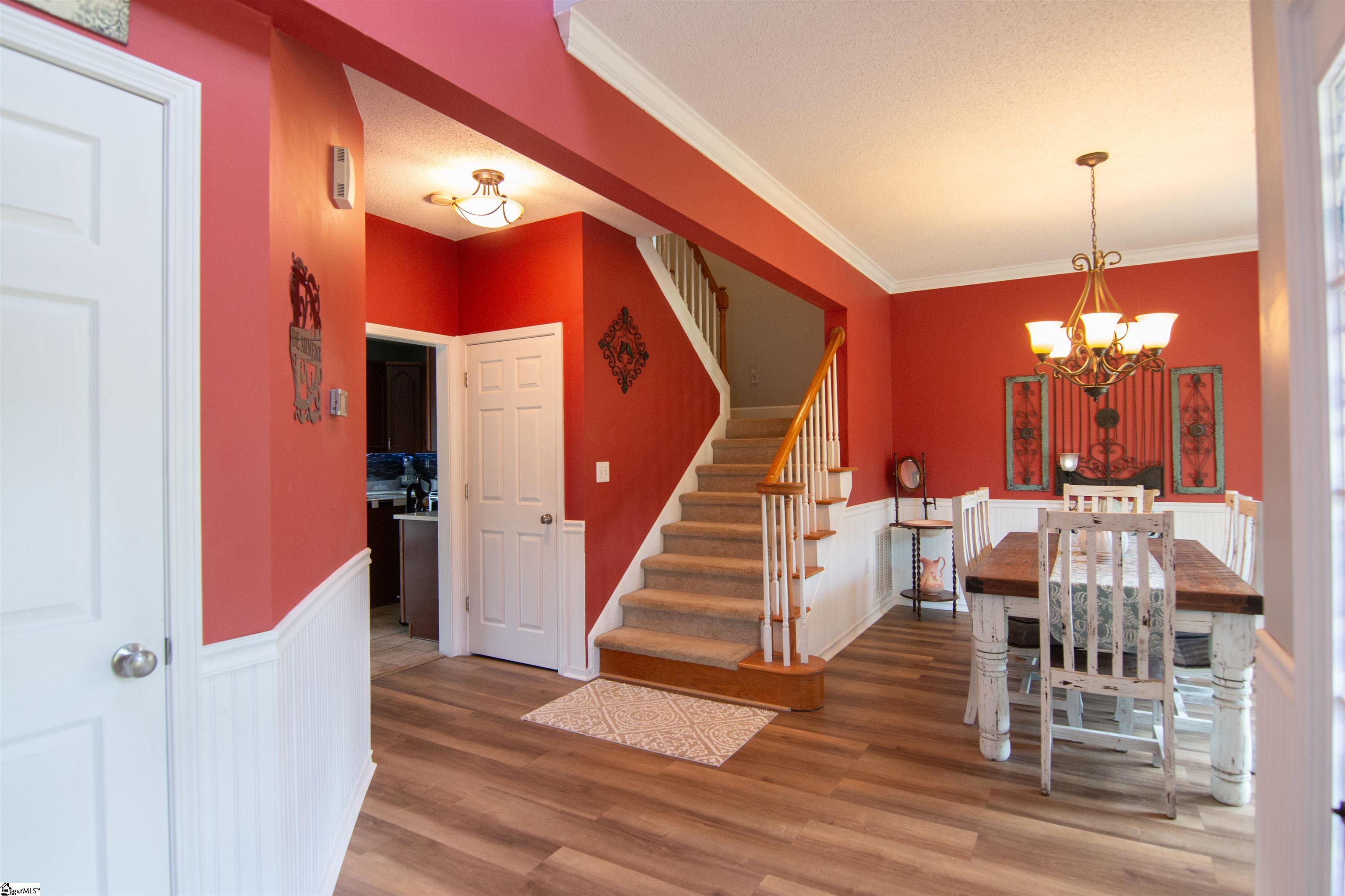 506 Laurens Drive Property Photo 2