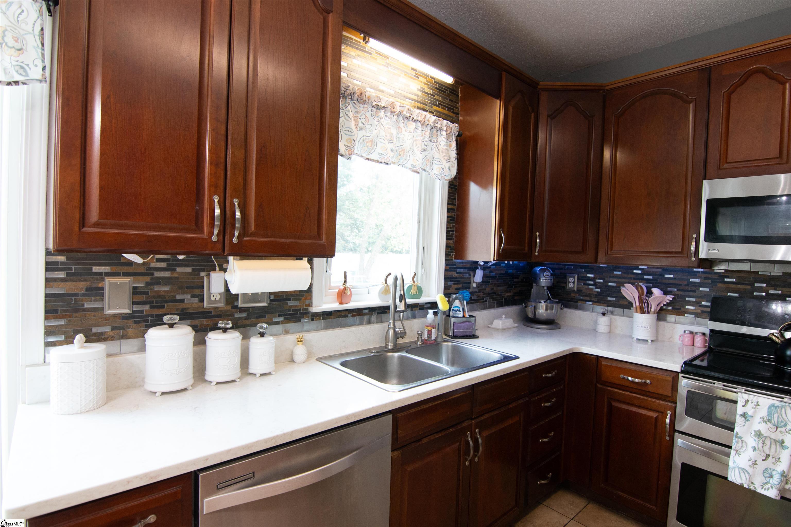 506 Laurens Drive Property Photo 10