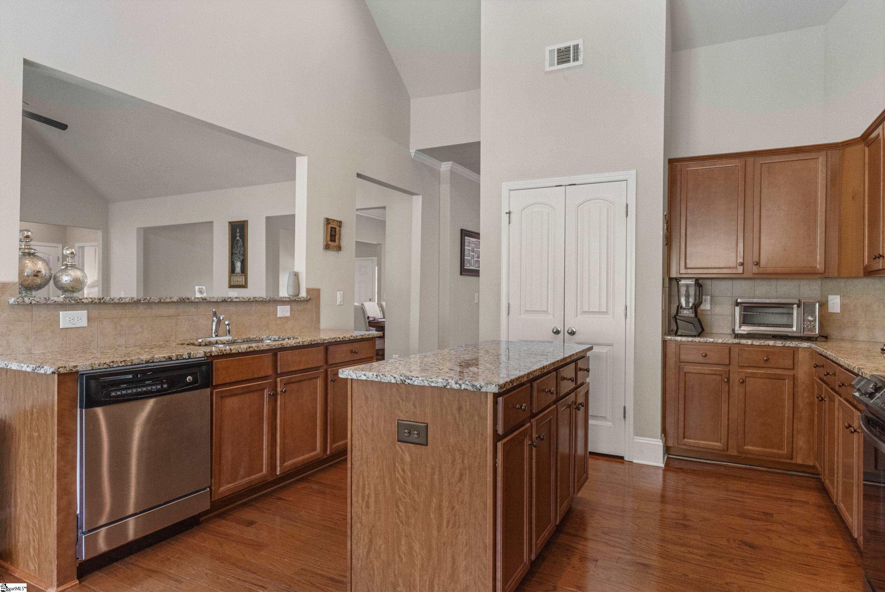 14 Latherton Court Property Photo 15