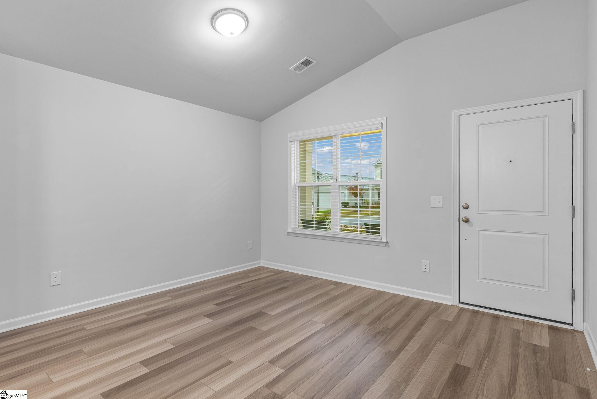 24 Chalet Court Property Photo 8