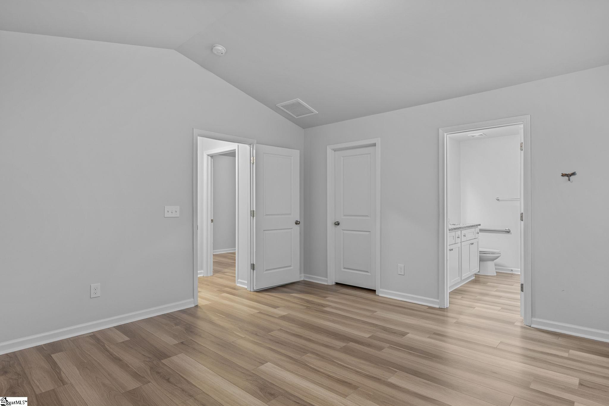 24 Chalet Court Property Photo 17