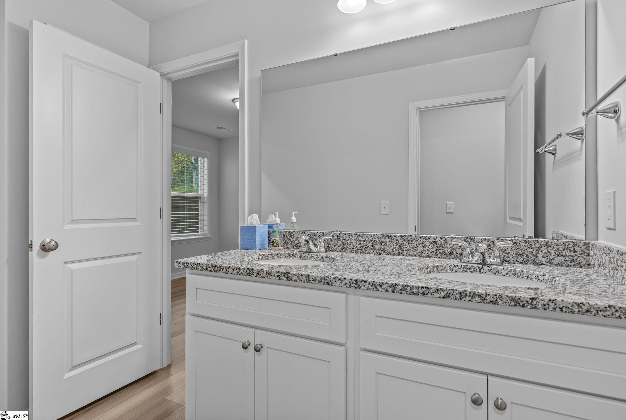 24 Chalet Court Property Photo 25