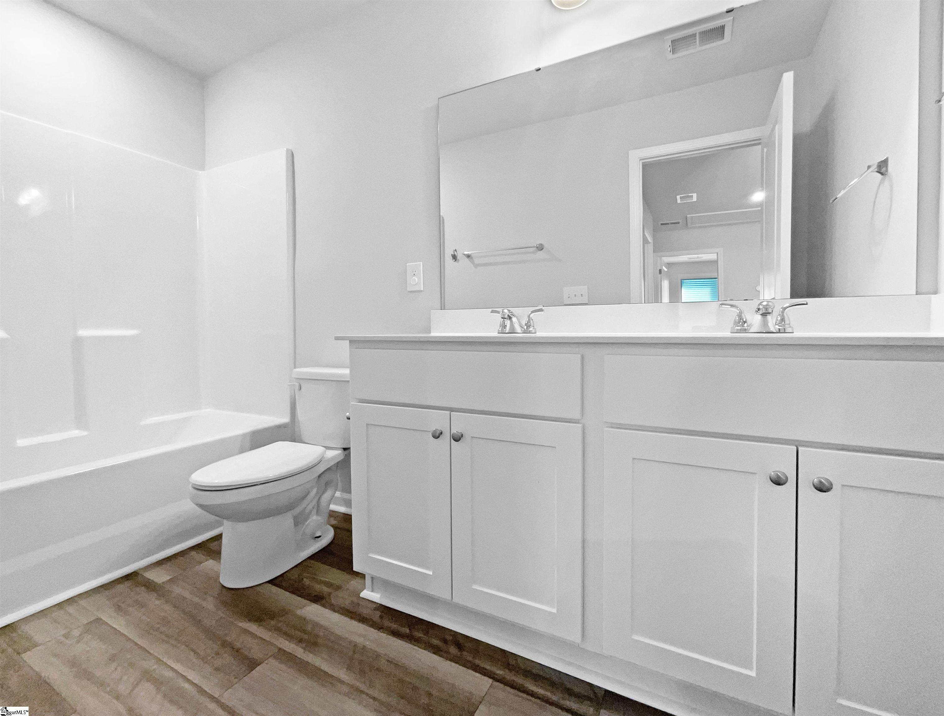 108 W Compass Way Property Photo 5