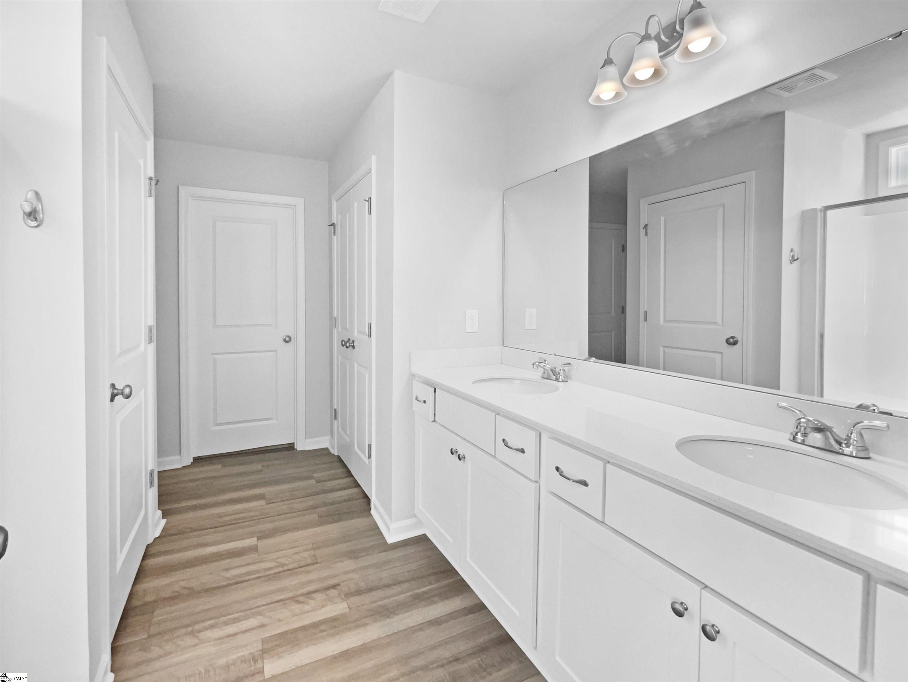 108 W Compass Way Property Photo 14