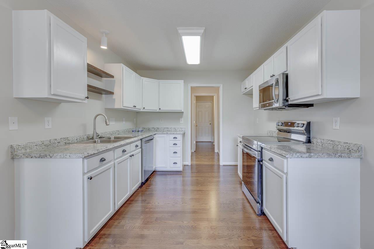 313 Lexington Place Way Property Photo 17