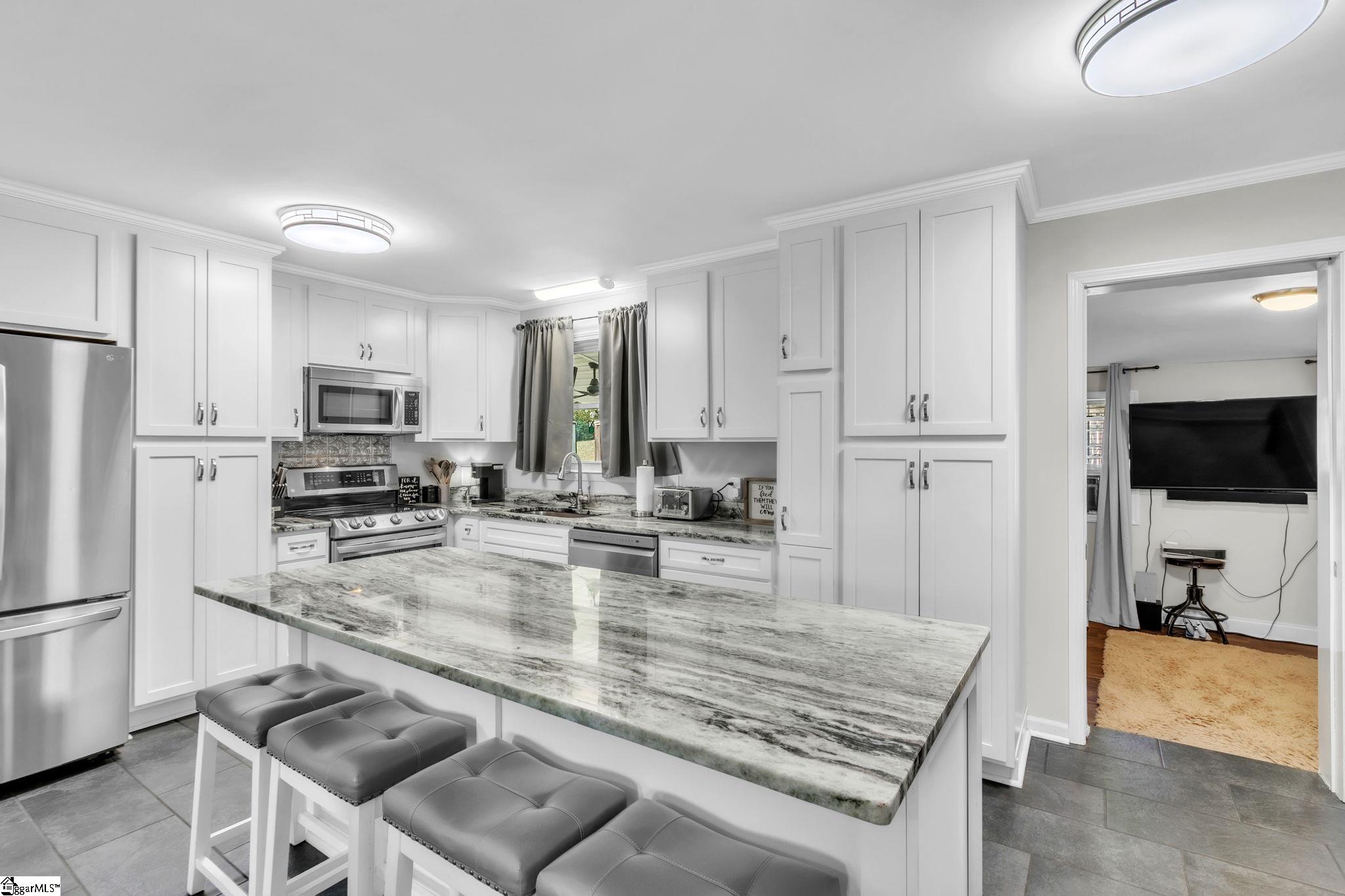 8 Melody Lane Property Photo 7