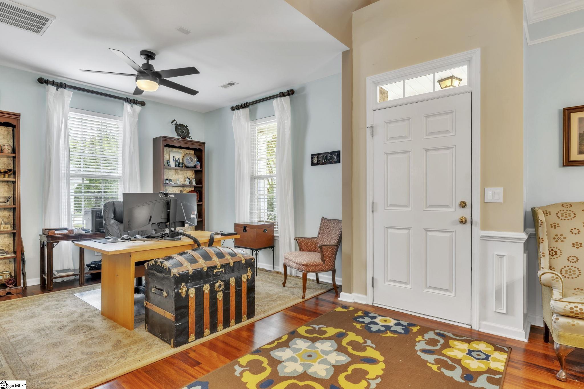 528 Kingsmoor Drive Property Photo 4