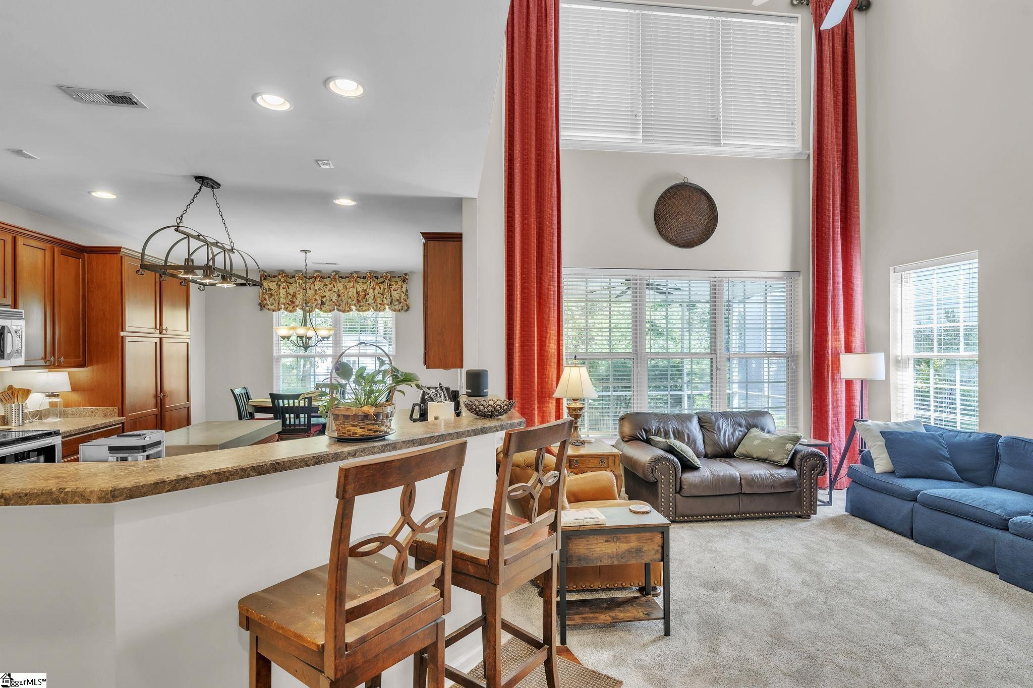 528 Kingsmoor Drive Property Photo 8