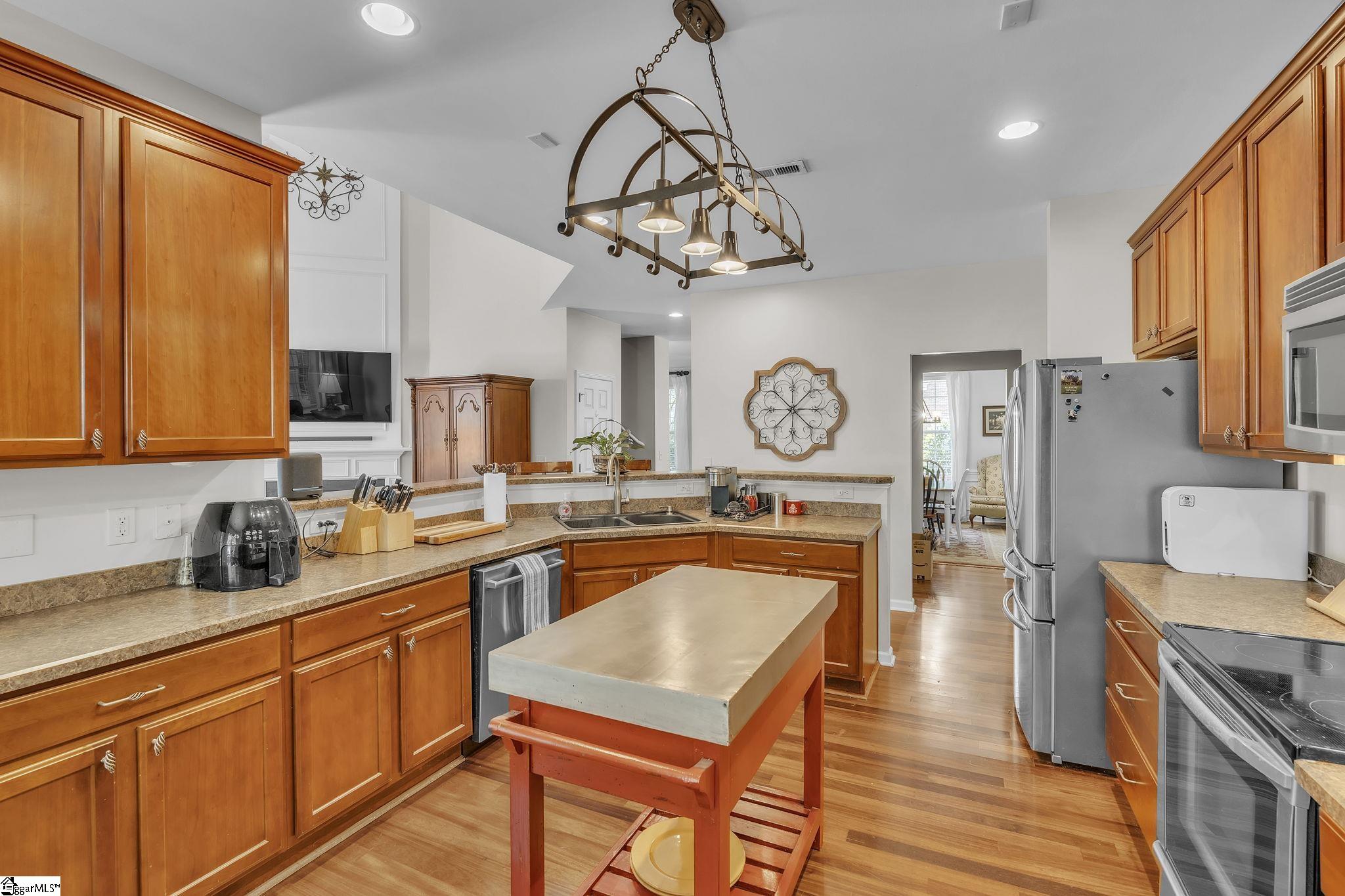 528 Kingsmoor Drive Property Photo 12