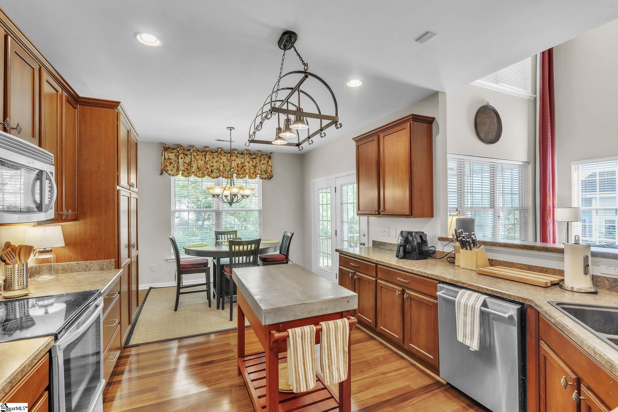 528 Kingsmoor Drive Property Photo 13