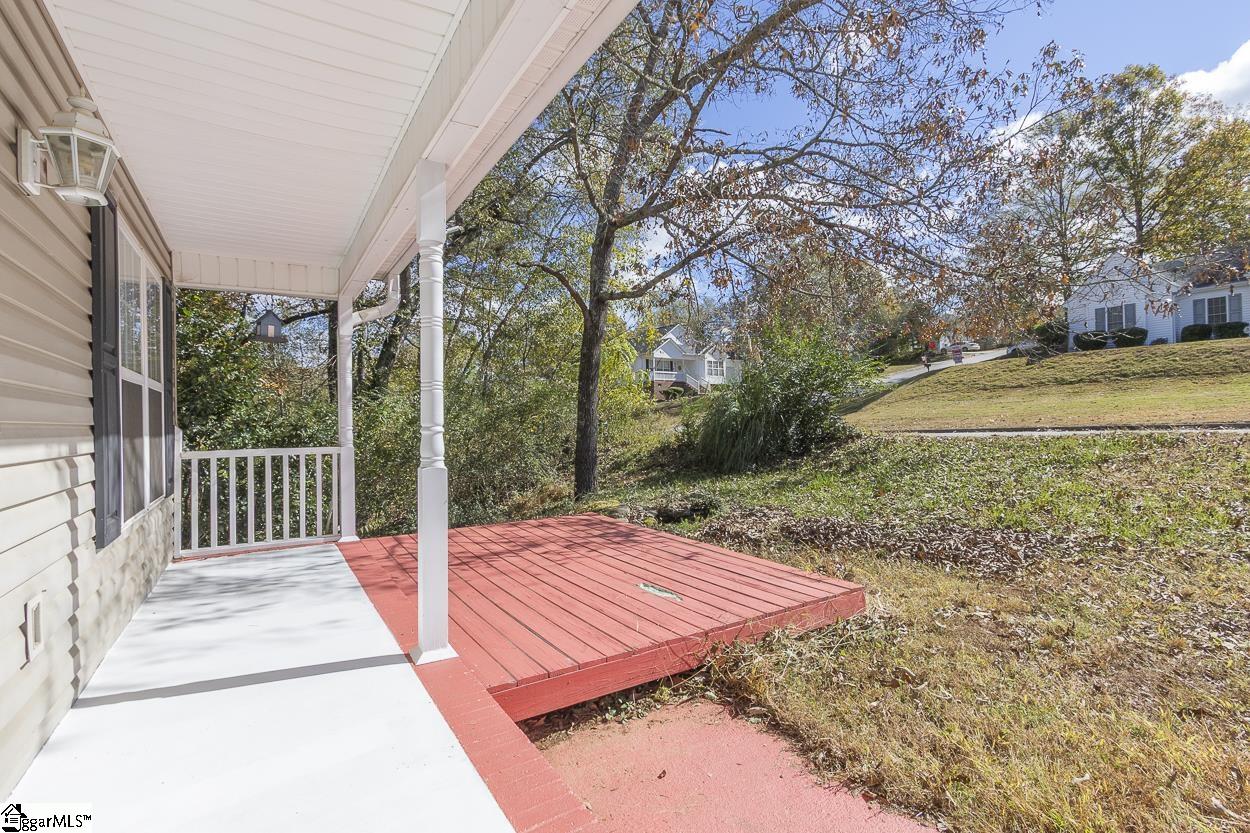 202 Ashton Drive Property Photo 3