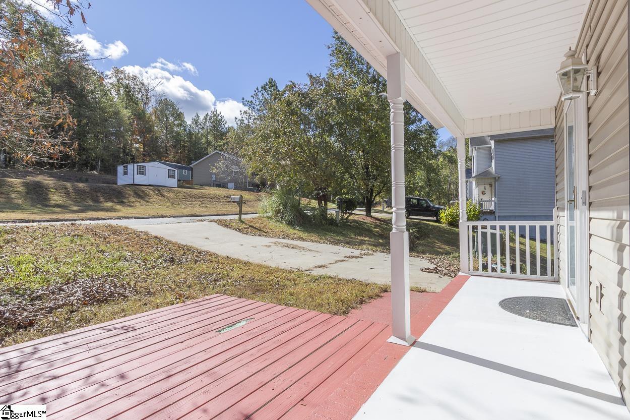 202 Ashton Drive Property Photo 4