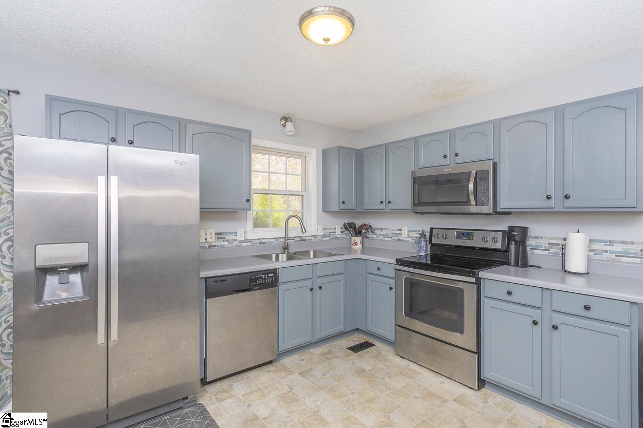 202 Ashton Drive Property Photo 14