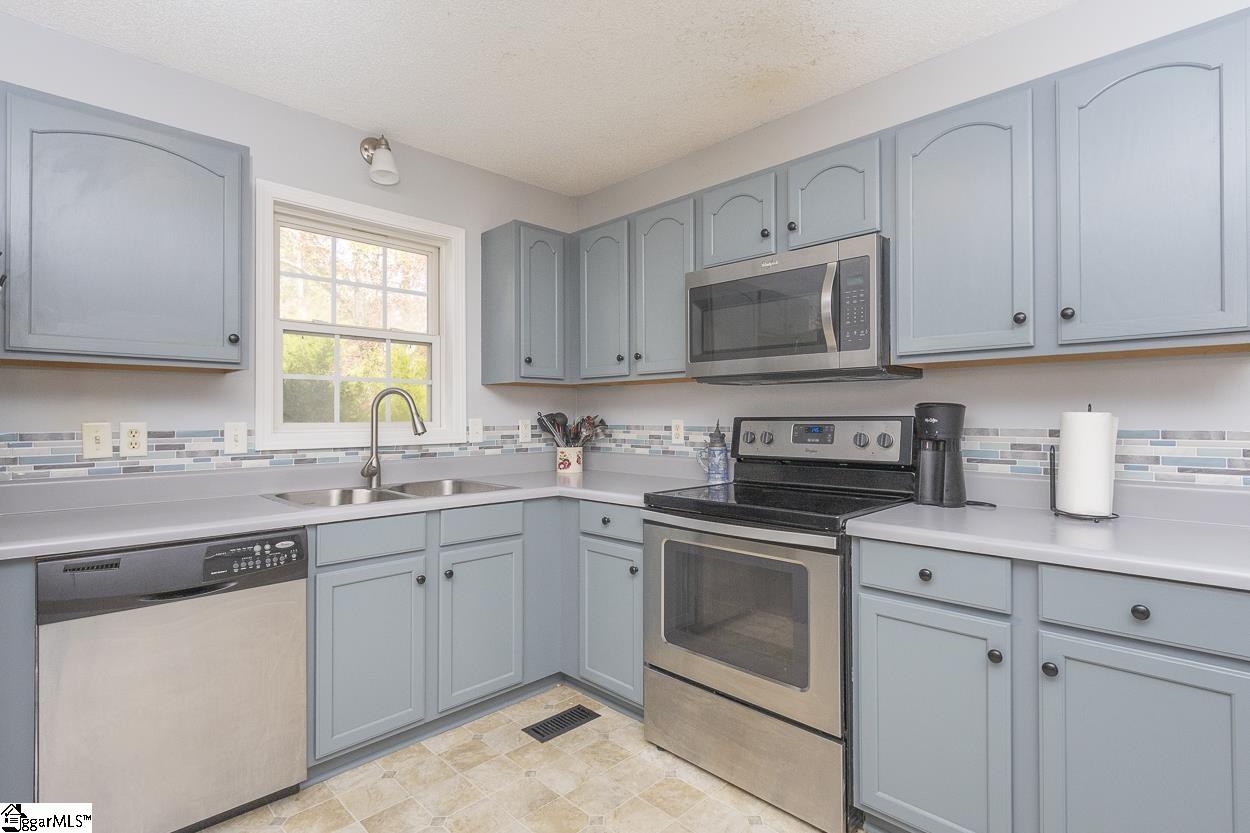 202 Ashton Drive Property Photo 15