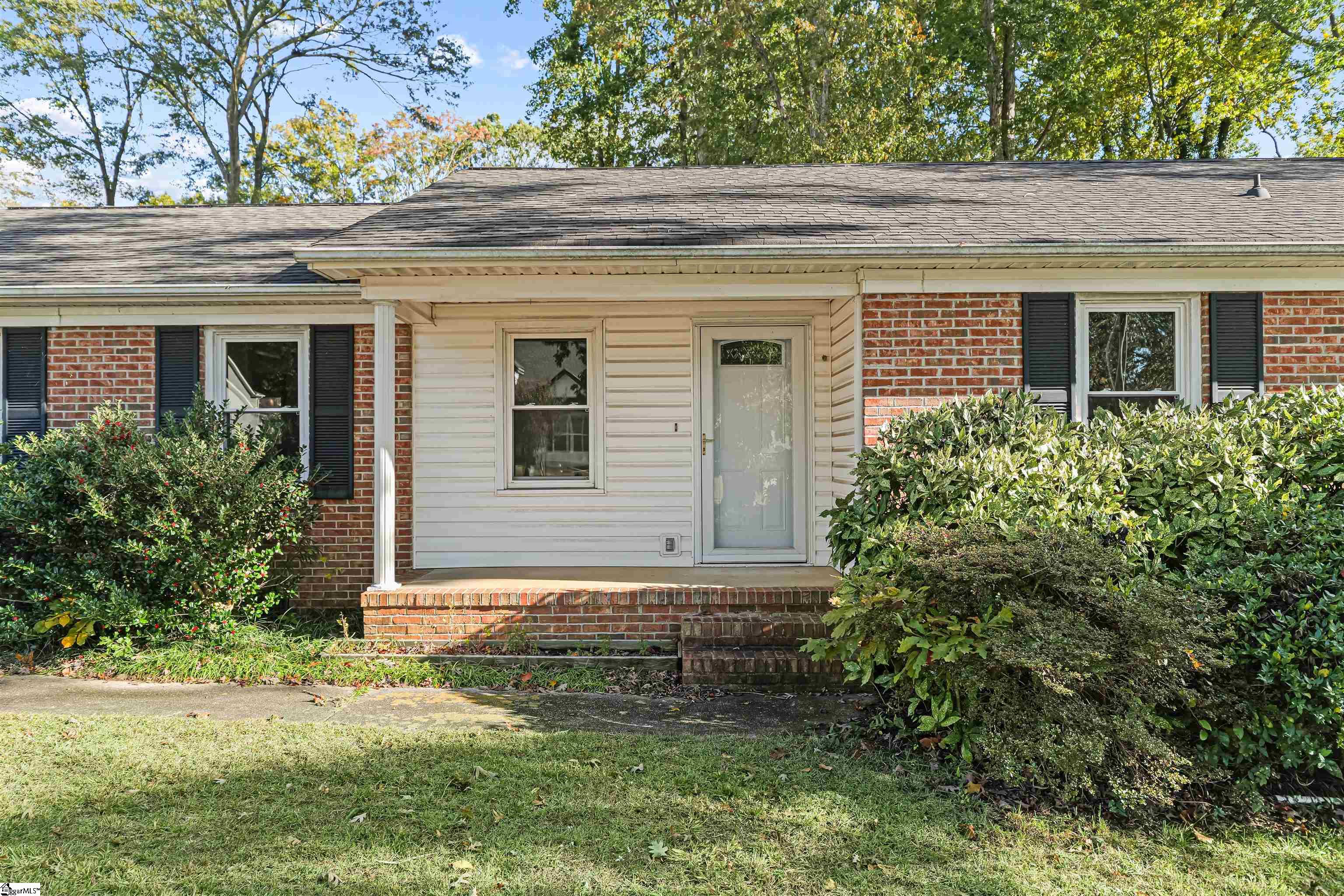 102 Somerset Drive Property Photo 2