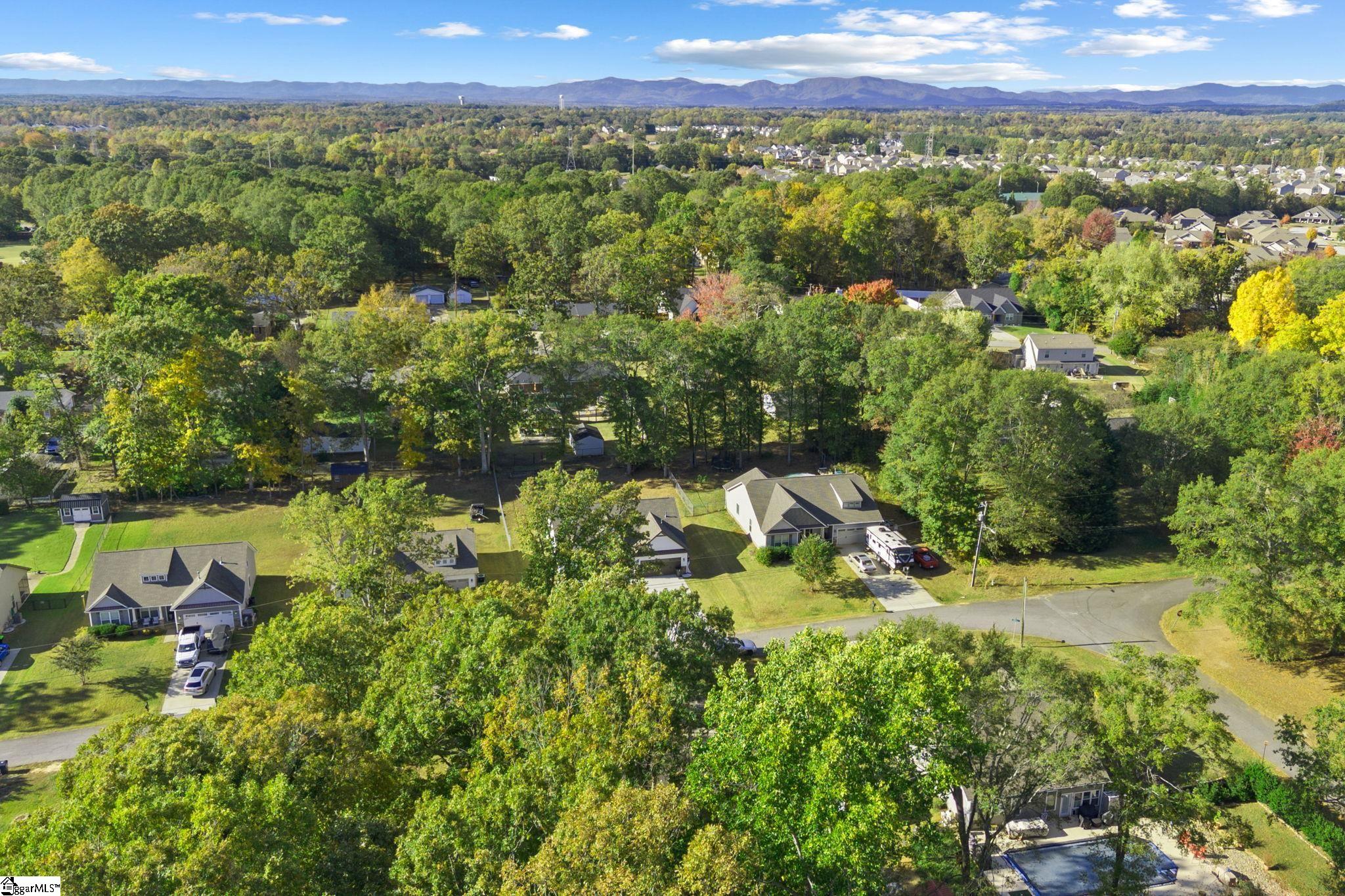 102 Somerset Drive Property Photo 6