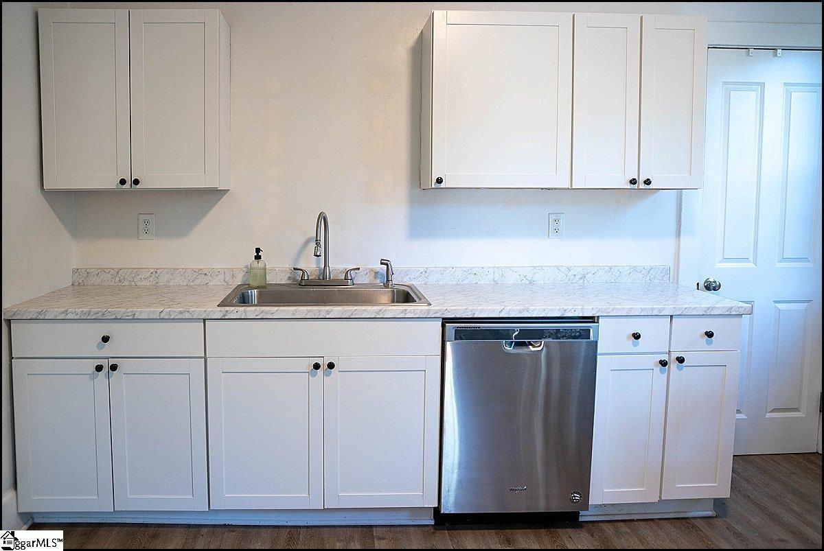 3 21st Street Property Photo 9