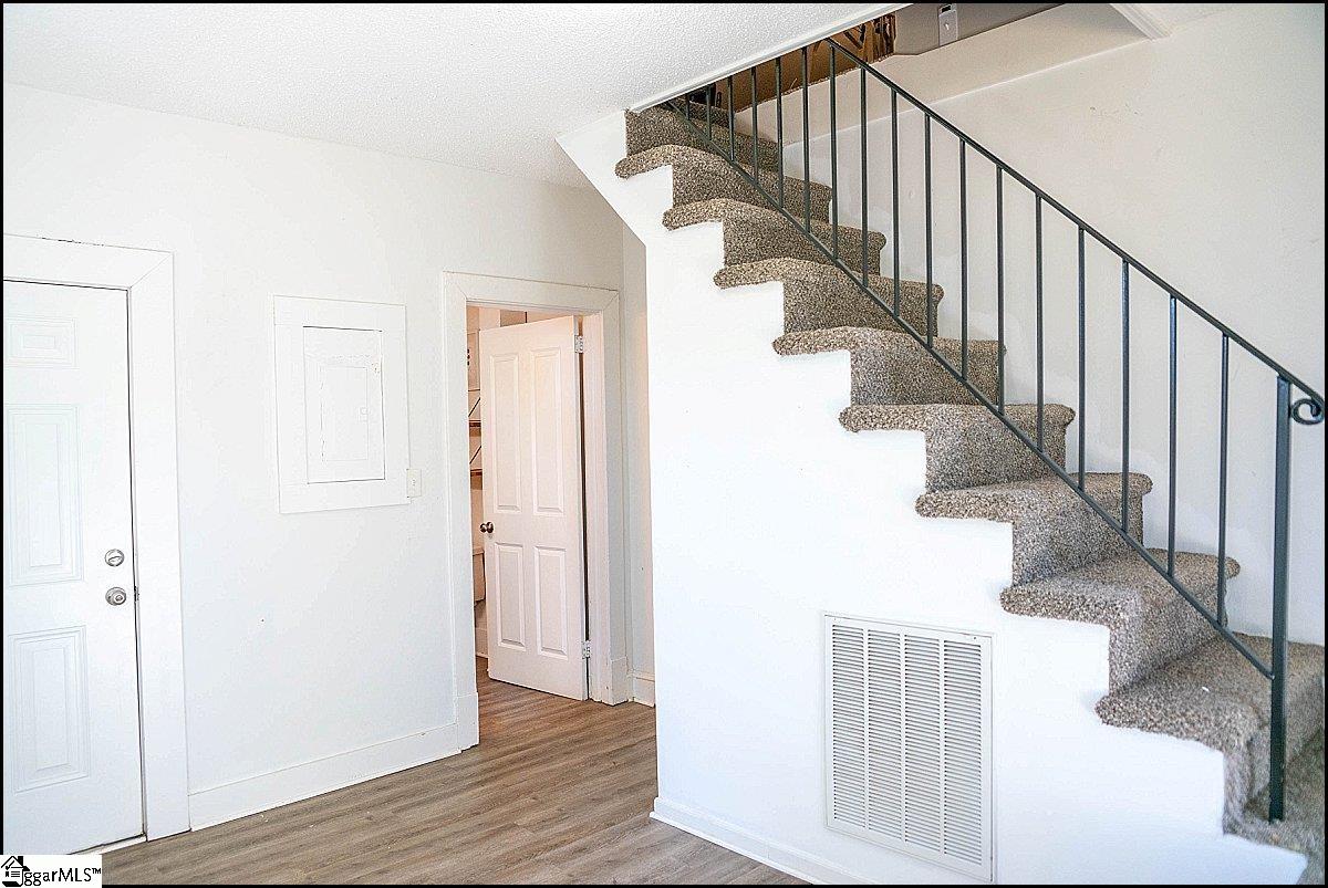 3 21st Street Property Photo 17