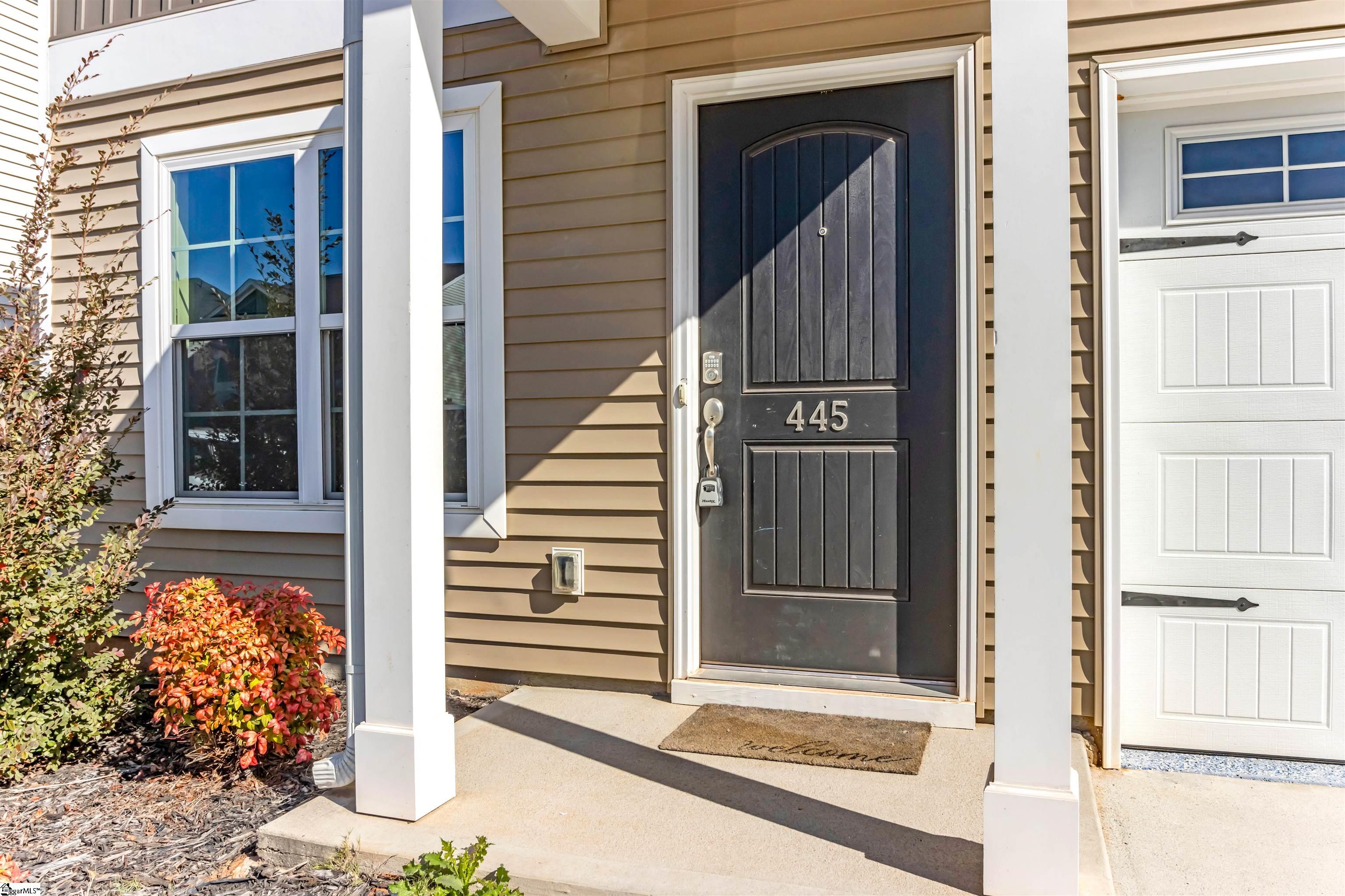 445 Grantham Court Property Photo 4