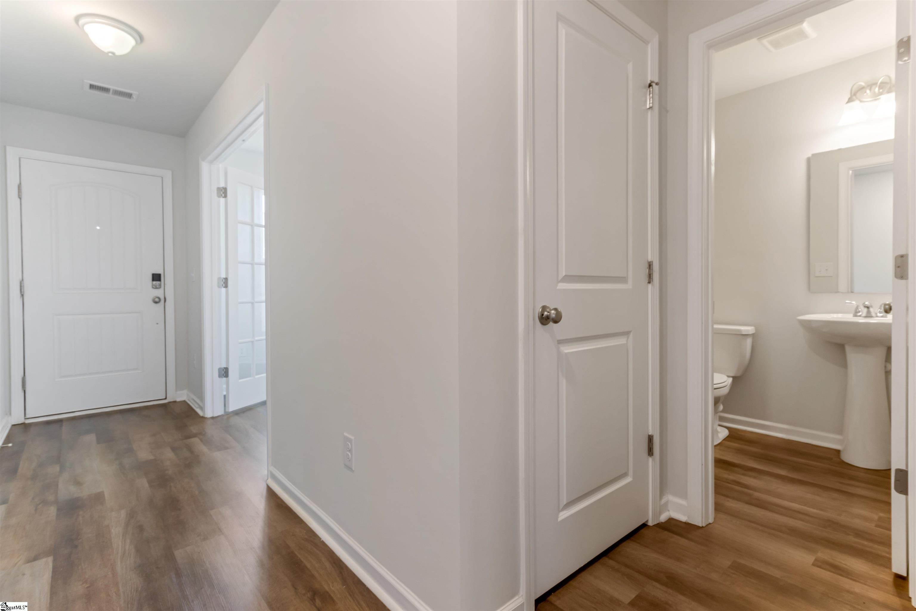 445 Grantham Court Property Photo 7