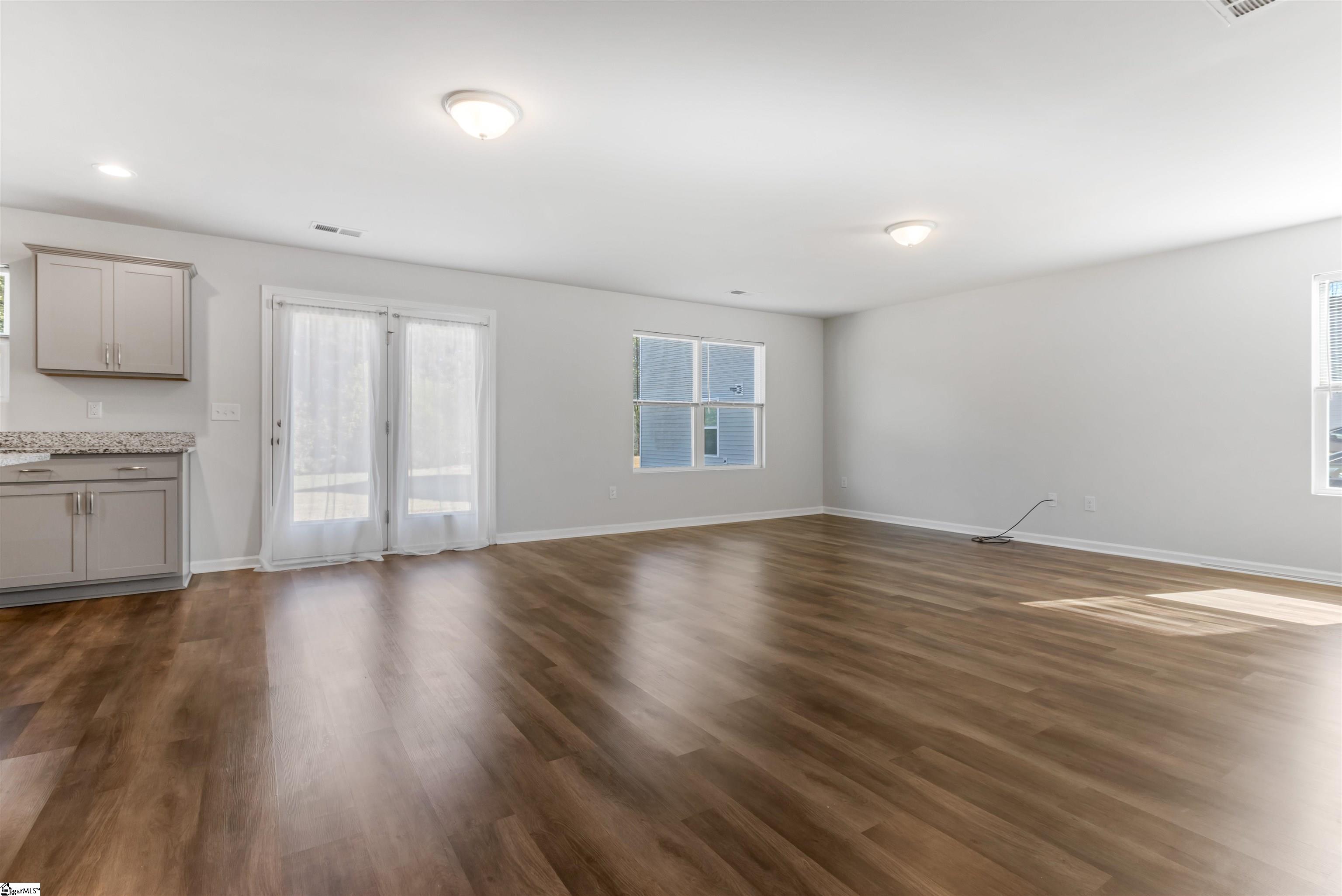 445 Grantham Court Property Photo 12