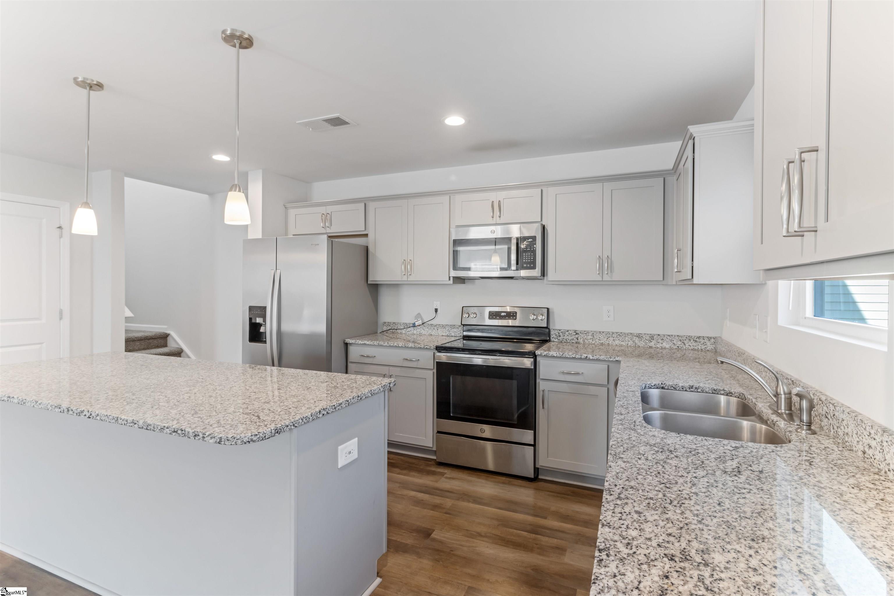 445 Grantham Court Property Photo 17