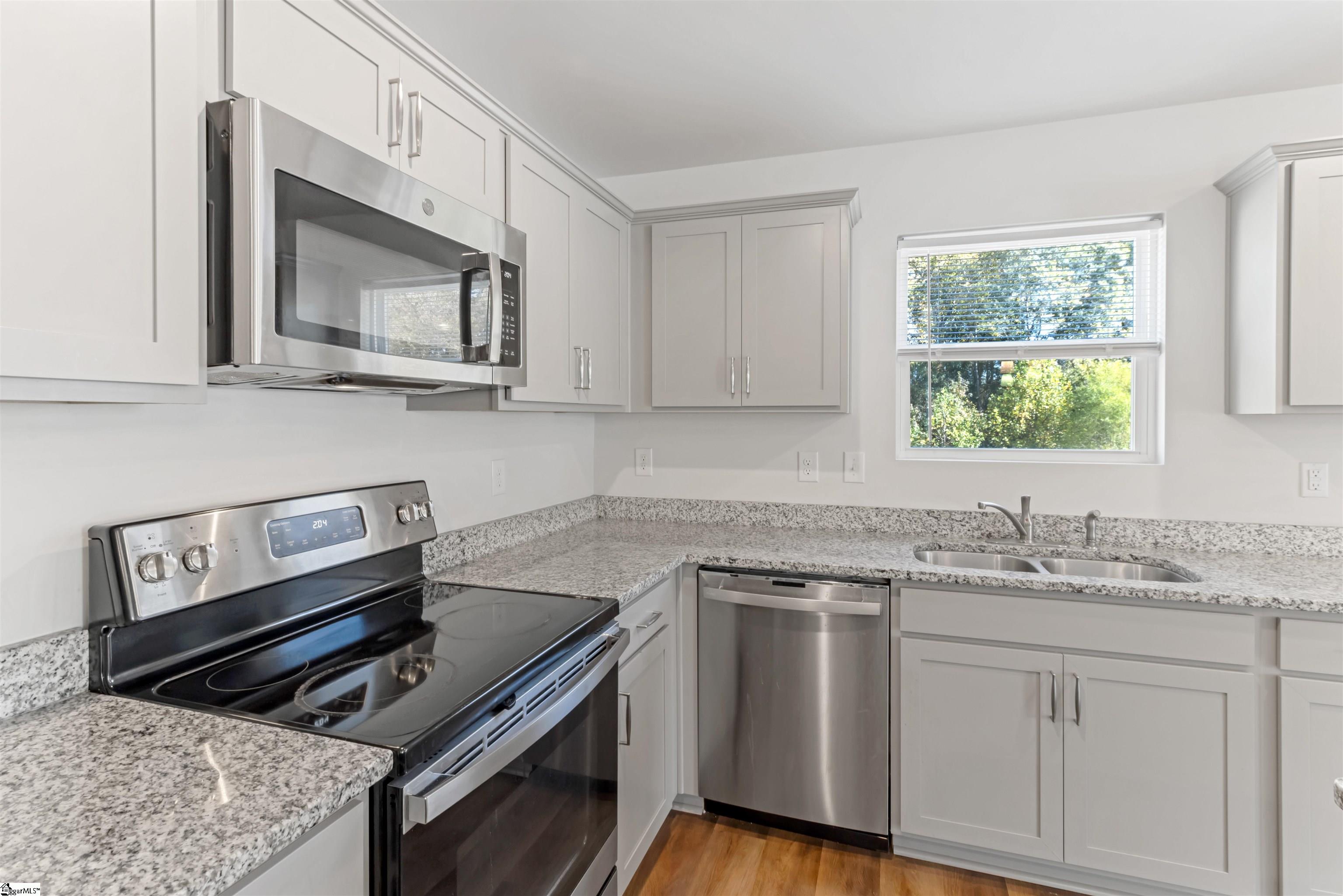 445 Grantham Court Property Photo 19