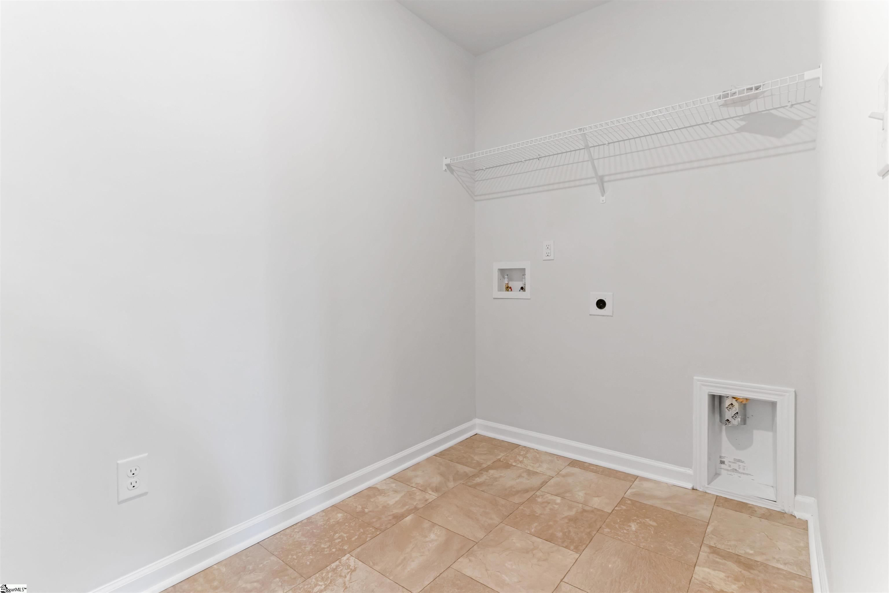 445 Grantham Court Property Photo 31