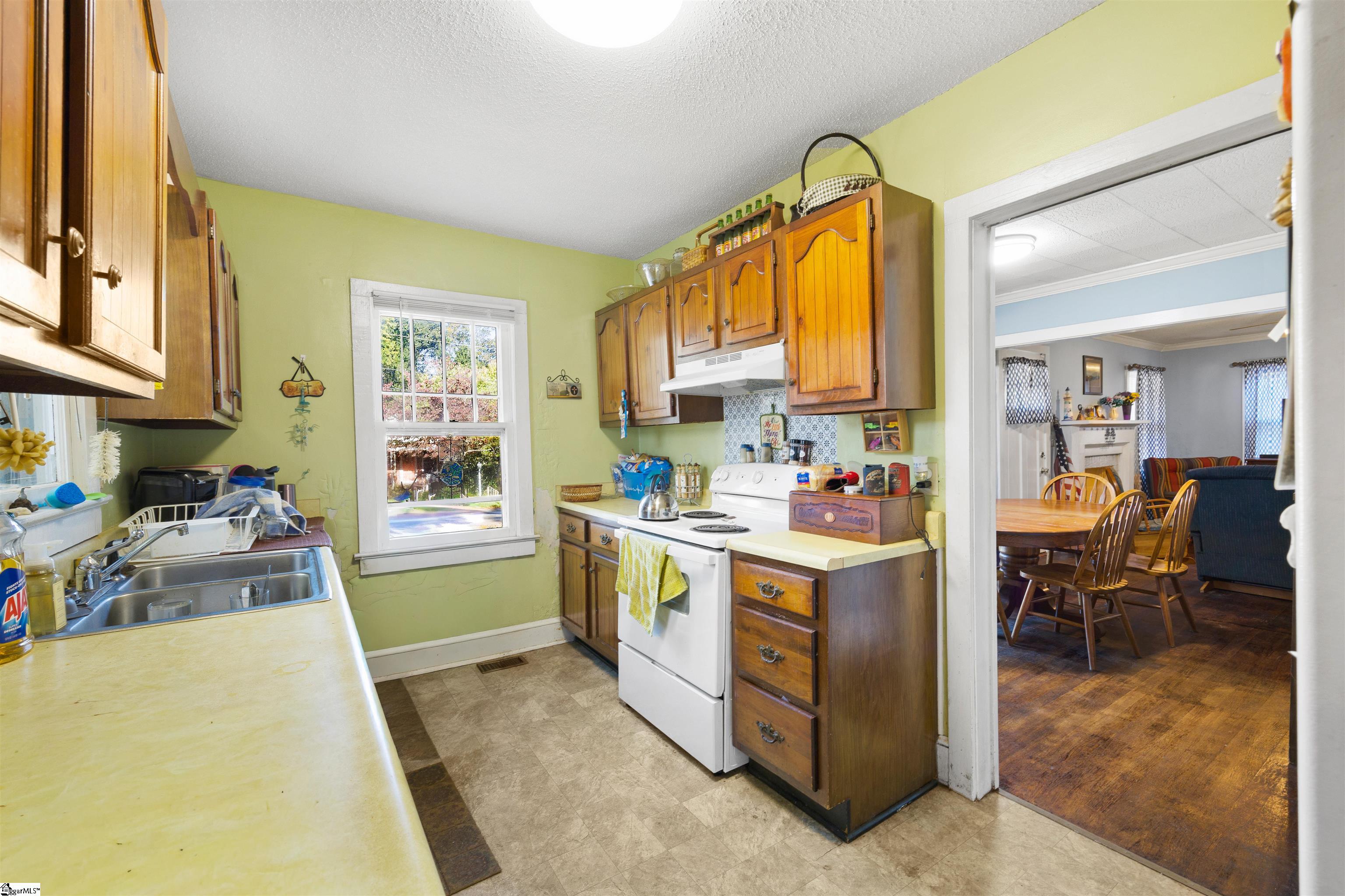 6 Berkley Avenue Property Photo 12