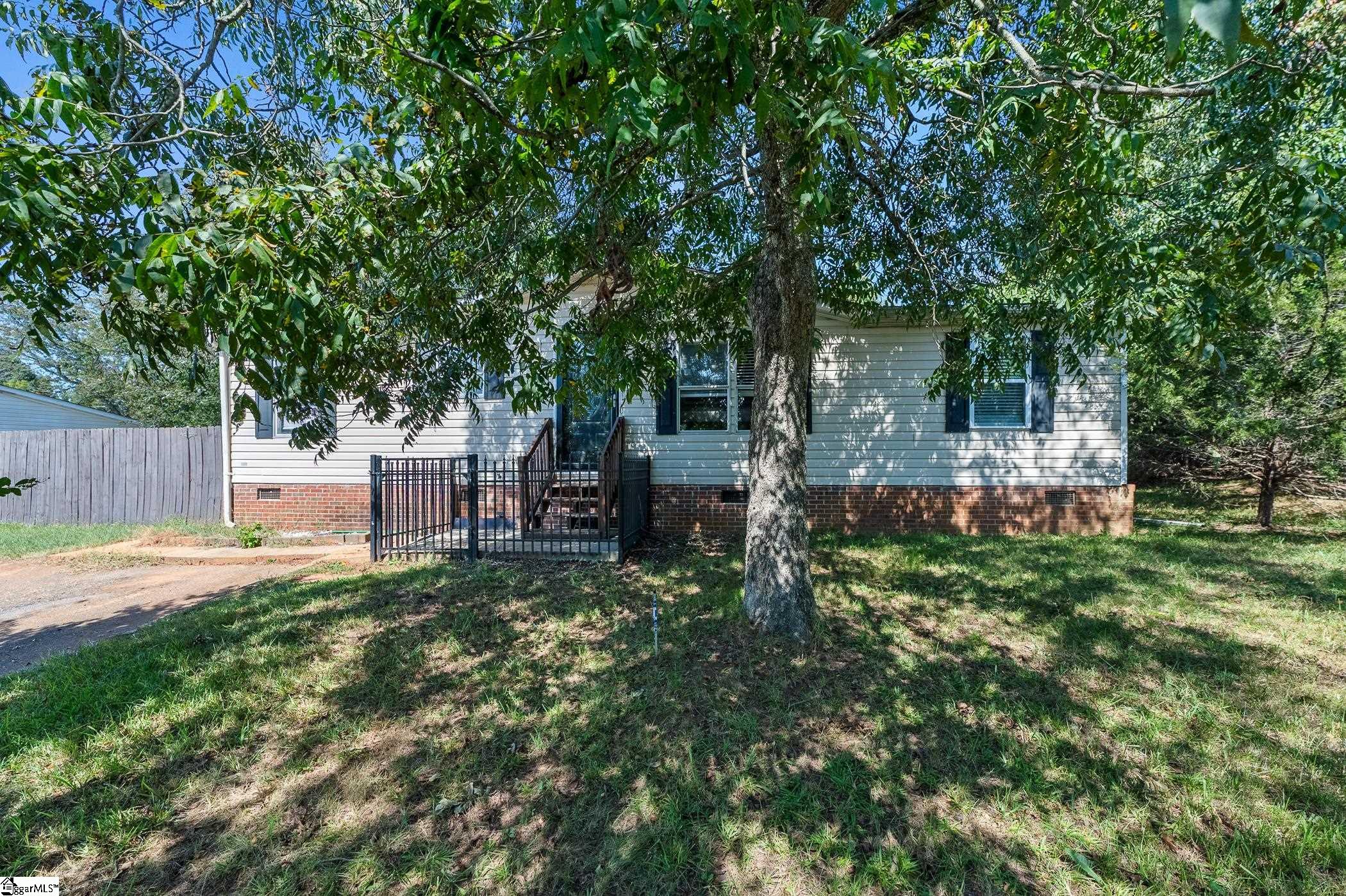 102 Riverbreeze Road Property Photo 2