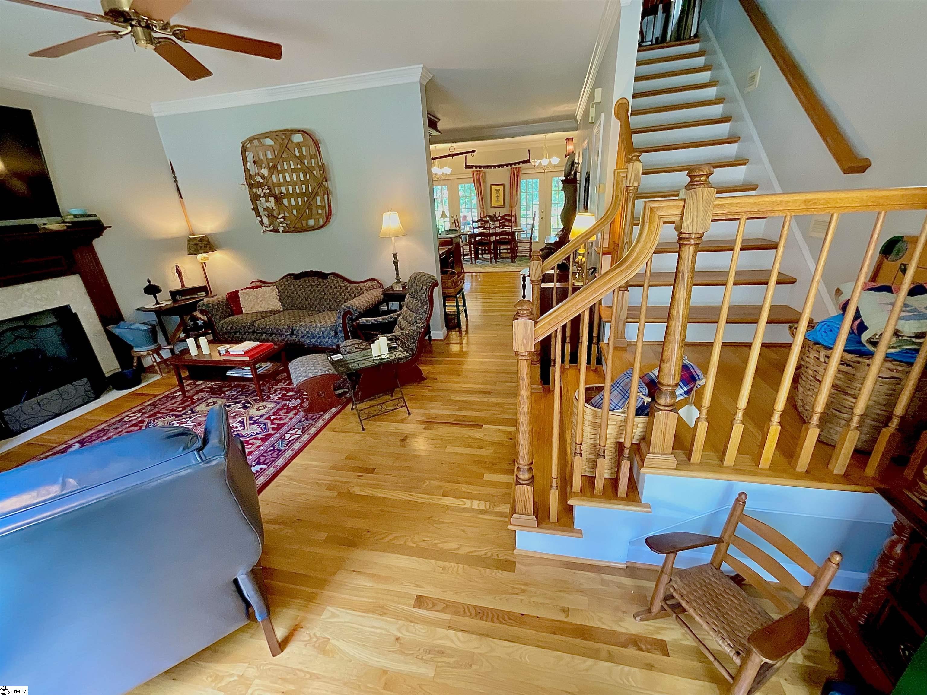 390 Blakely Avenue Property Photo 2