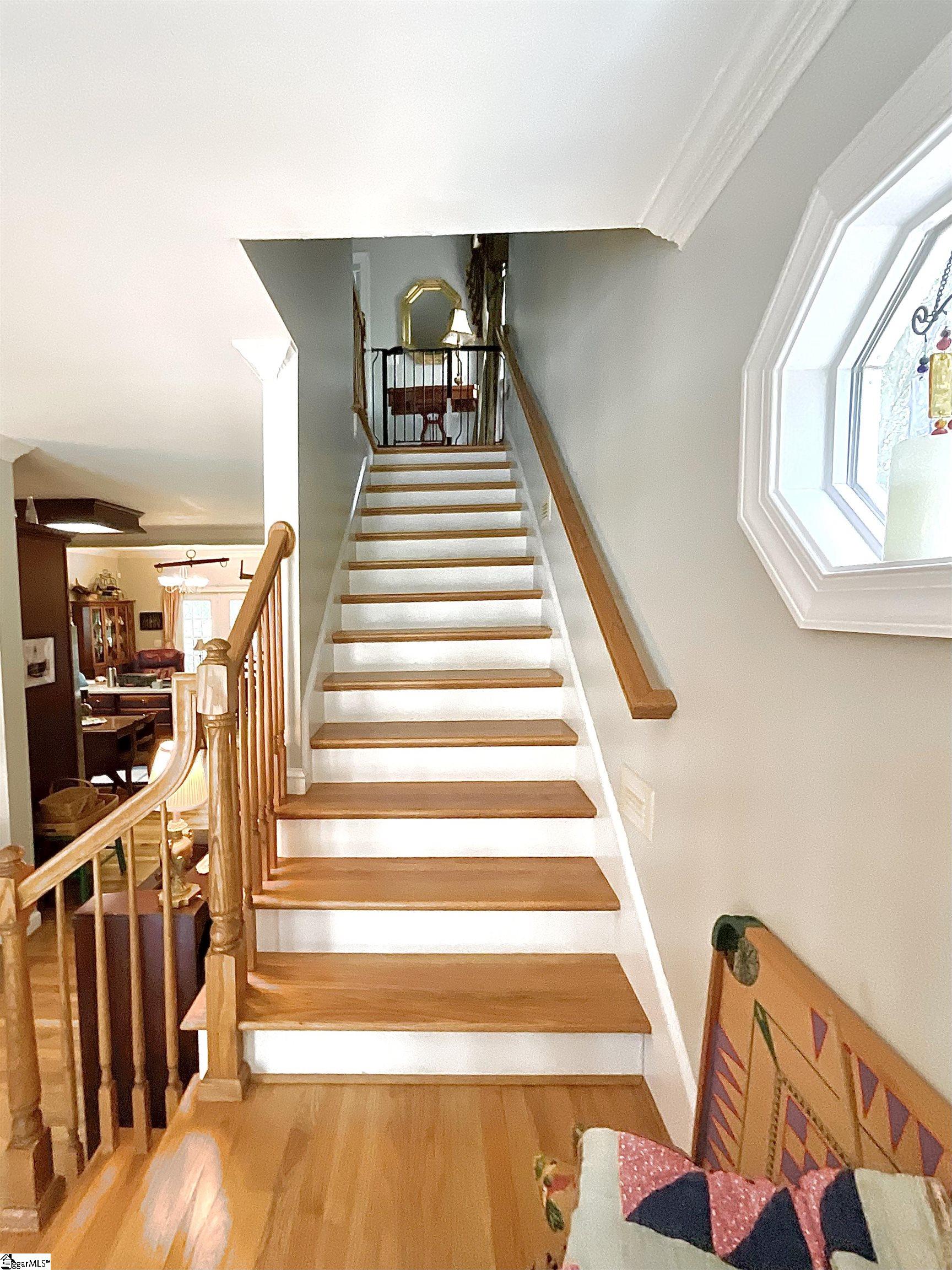 390 Blakely Avenue Property Photo 3