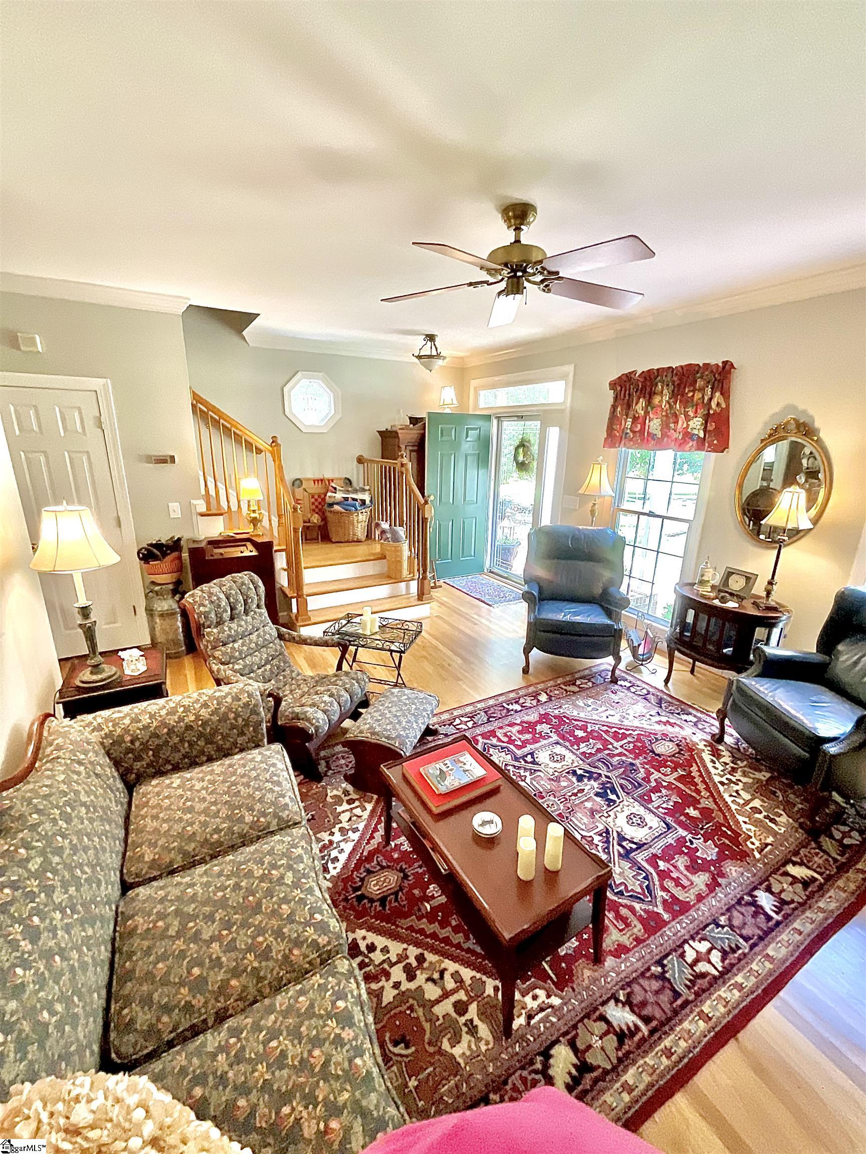 390 Blakely Avenue Property Photo 4