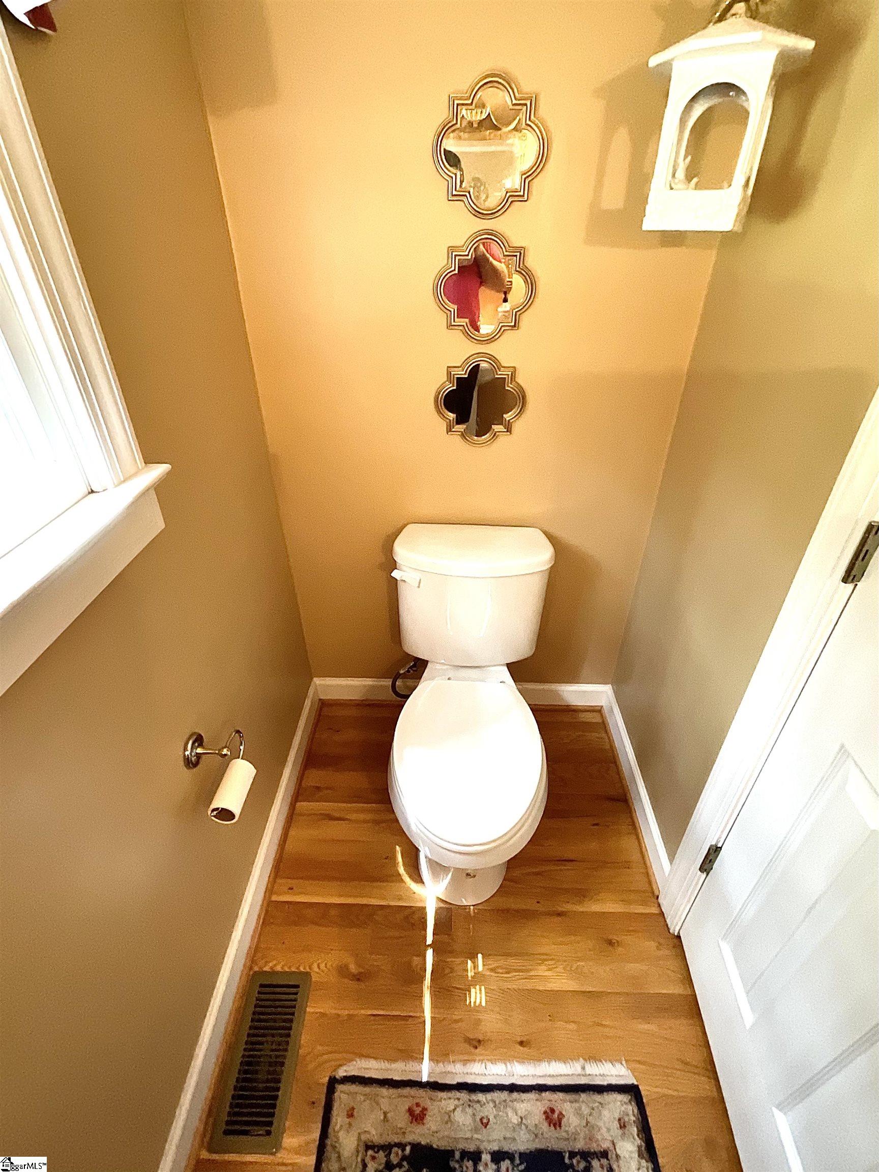 390 Blakely Avenue Property Photo 6