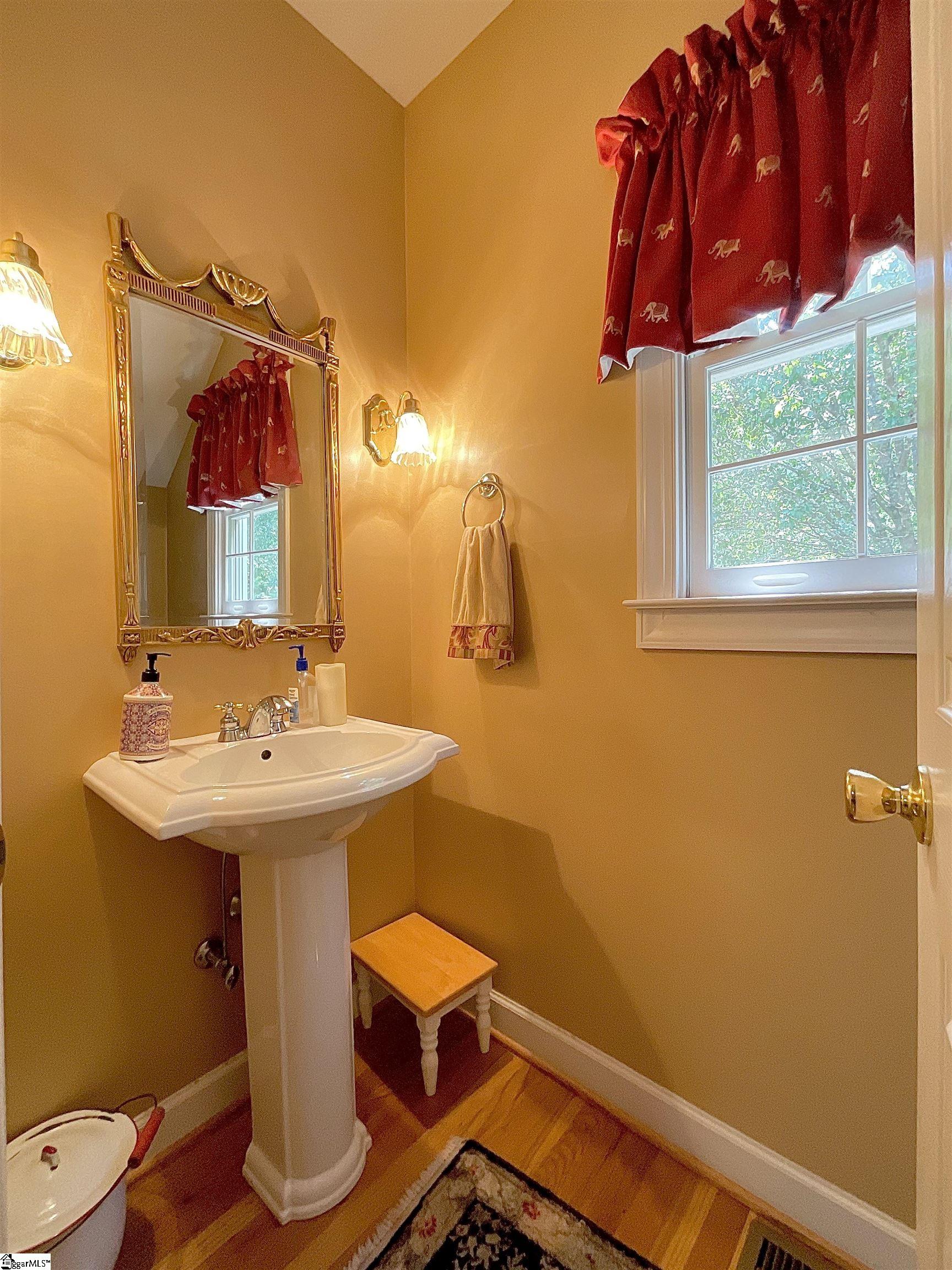 390 Blakely Avenue Property Photo 7