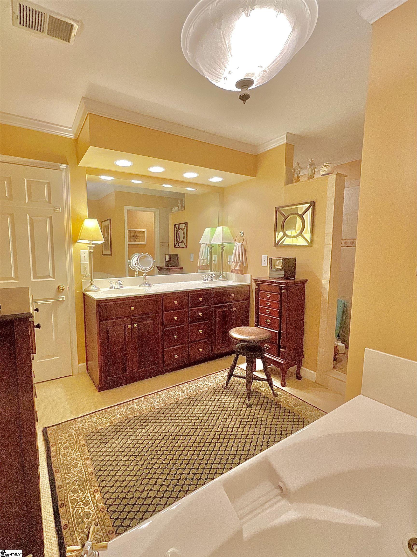 390 Blakely Avenue Property Photo 25