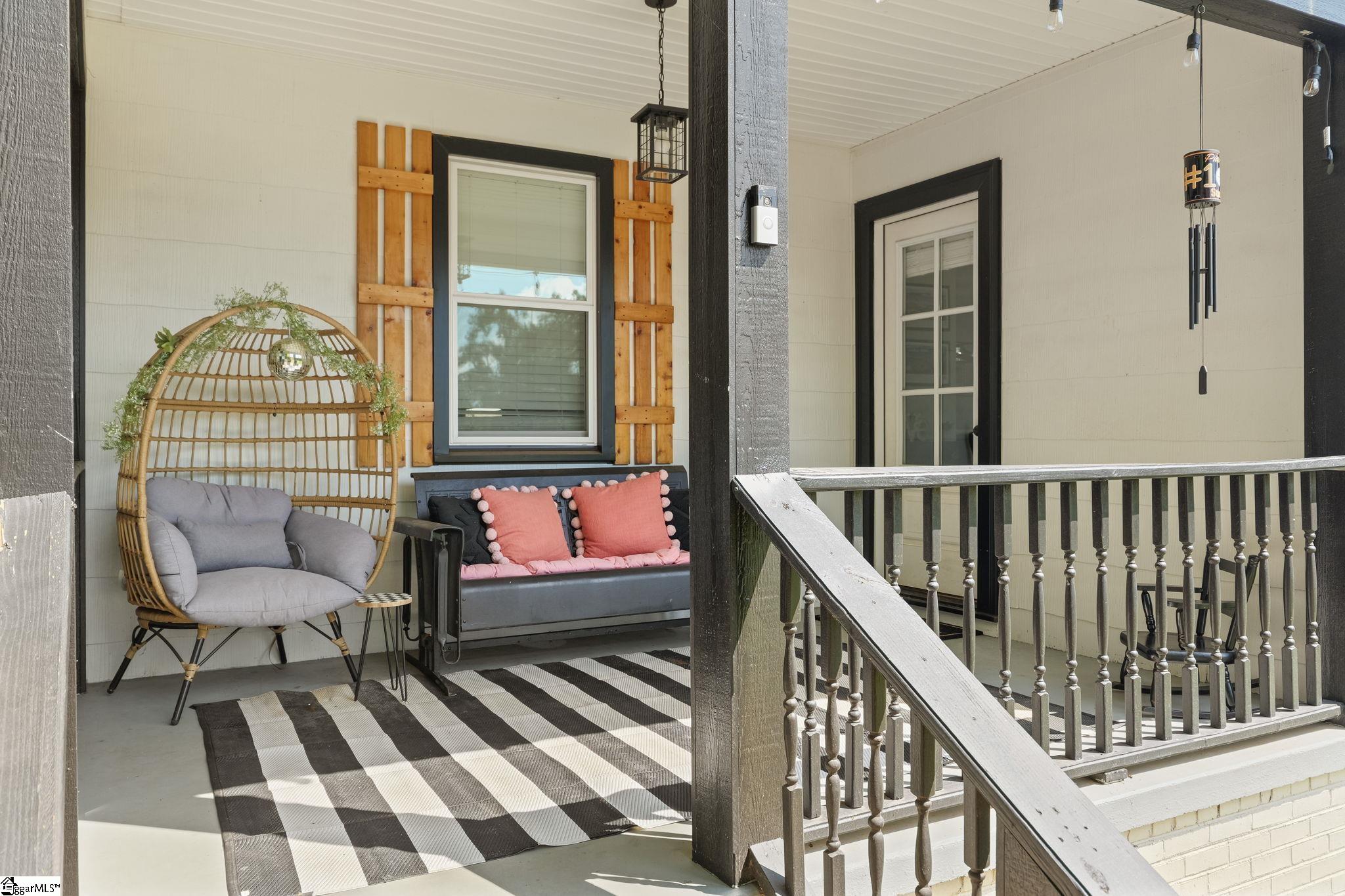 127 E Victoria Road Property Photo 4