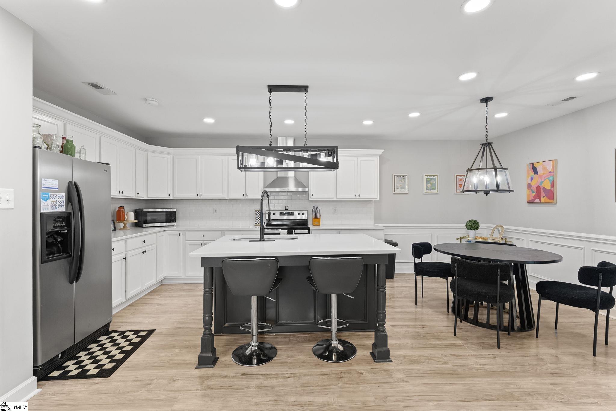 127 E Victoria Road Property Photo 9