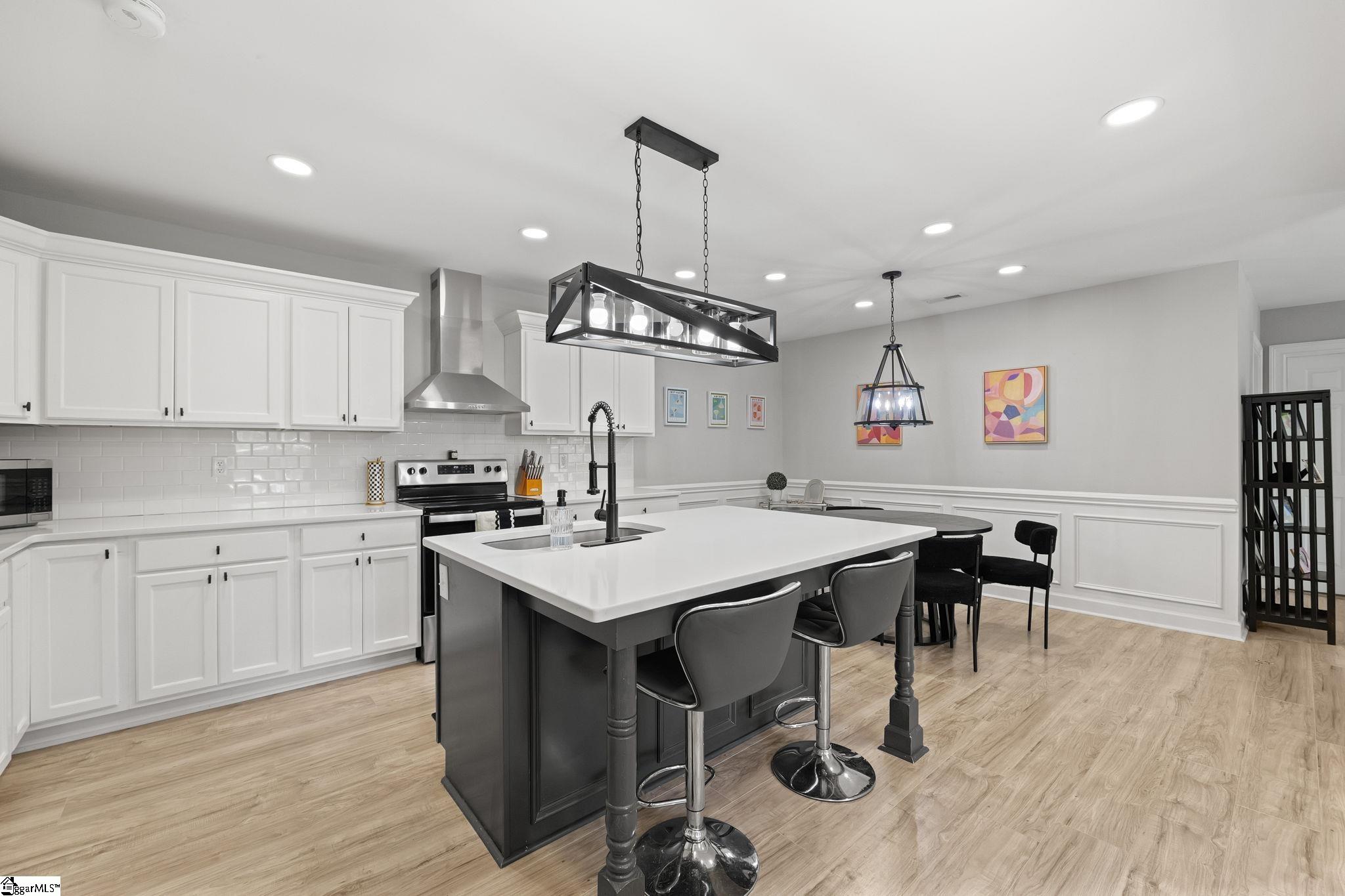 127 E Victoria Road Property Photo 10