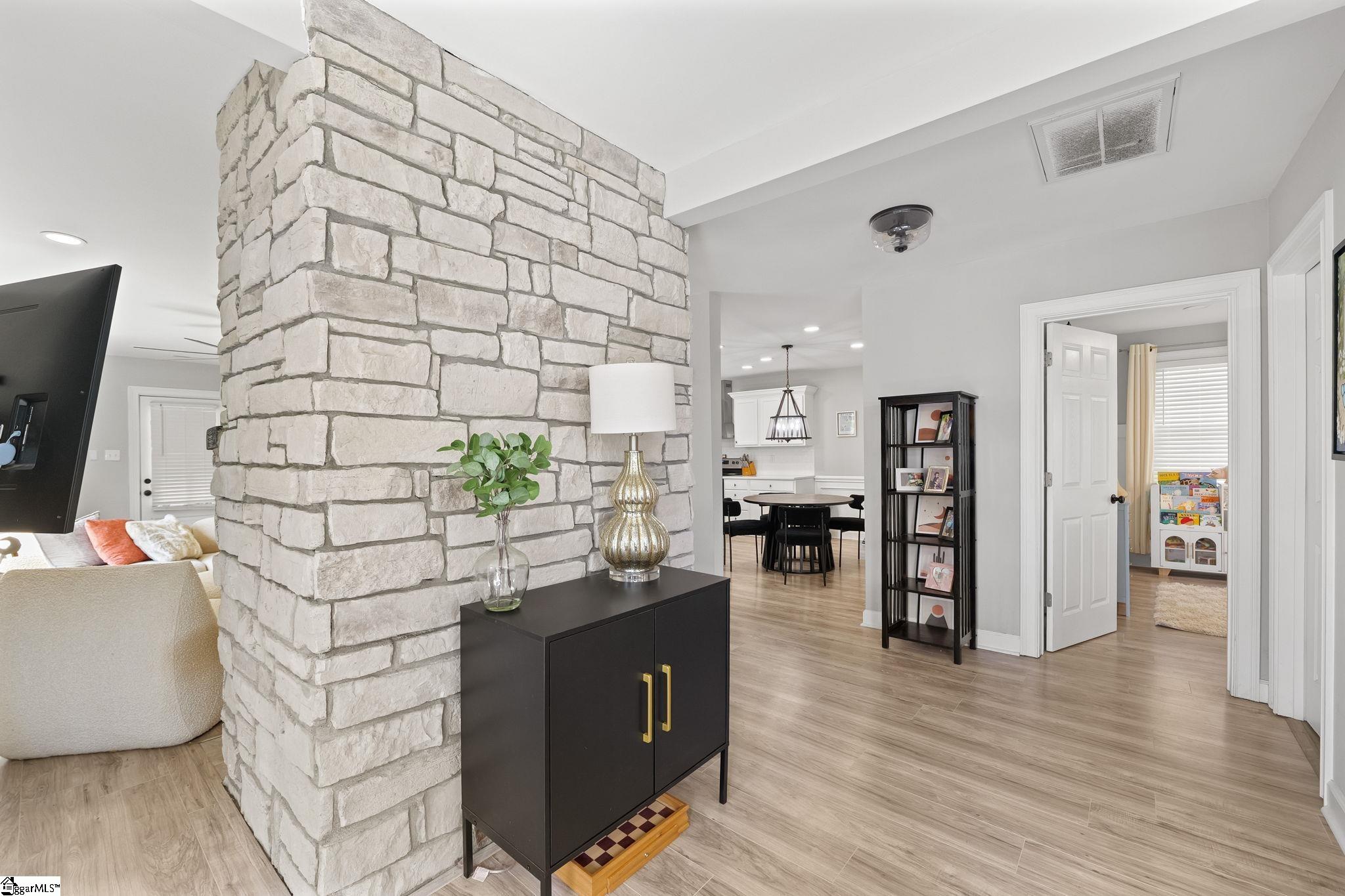 127 E Victoria Road Property Photo 19