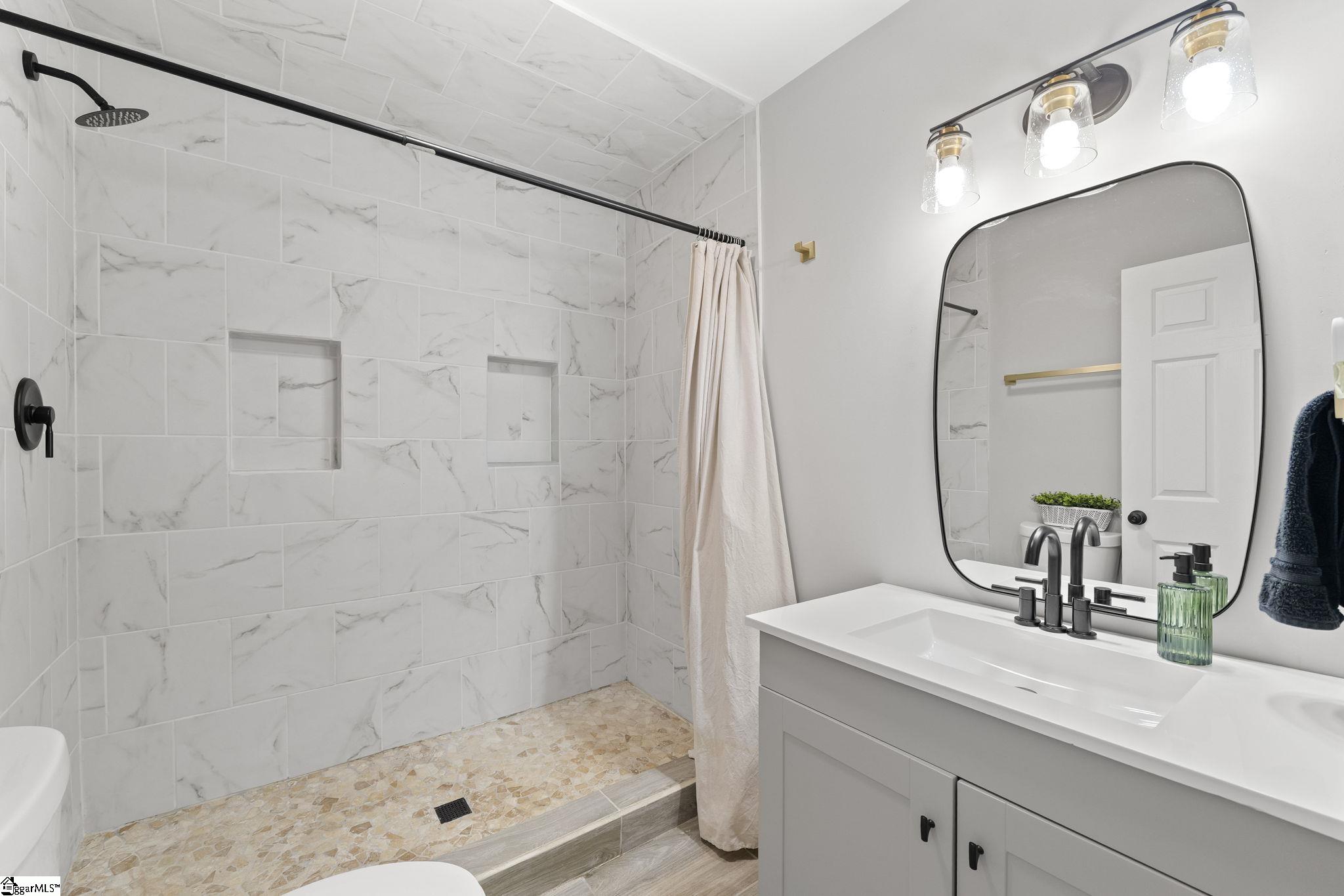 127 E Victoria Road Property Photo 32