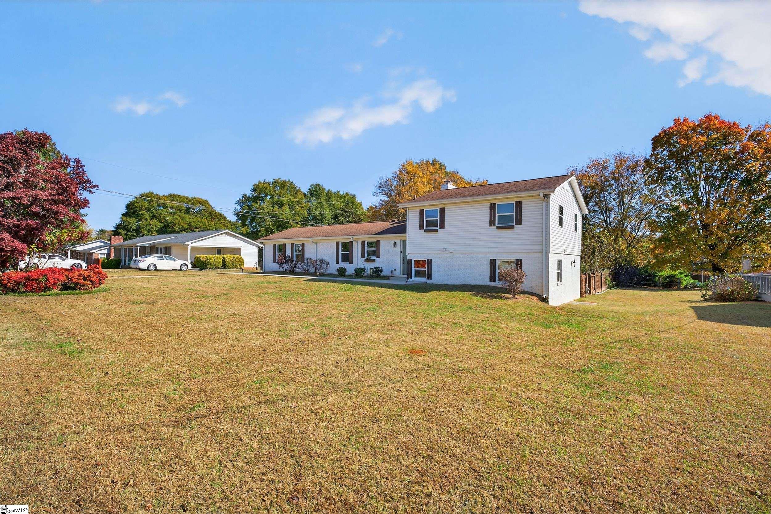 519 Longview Terrace Property Photo 2