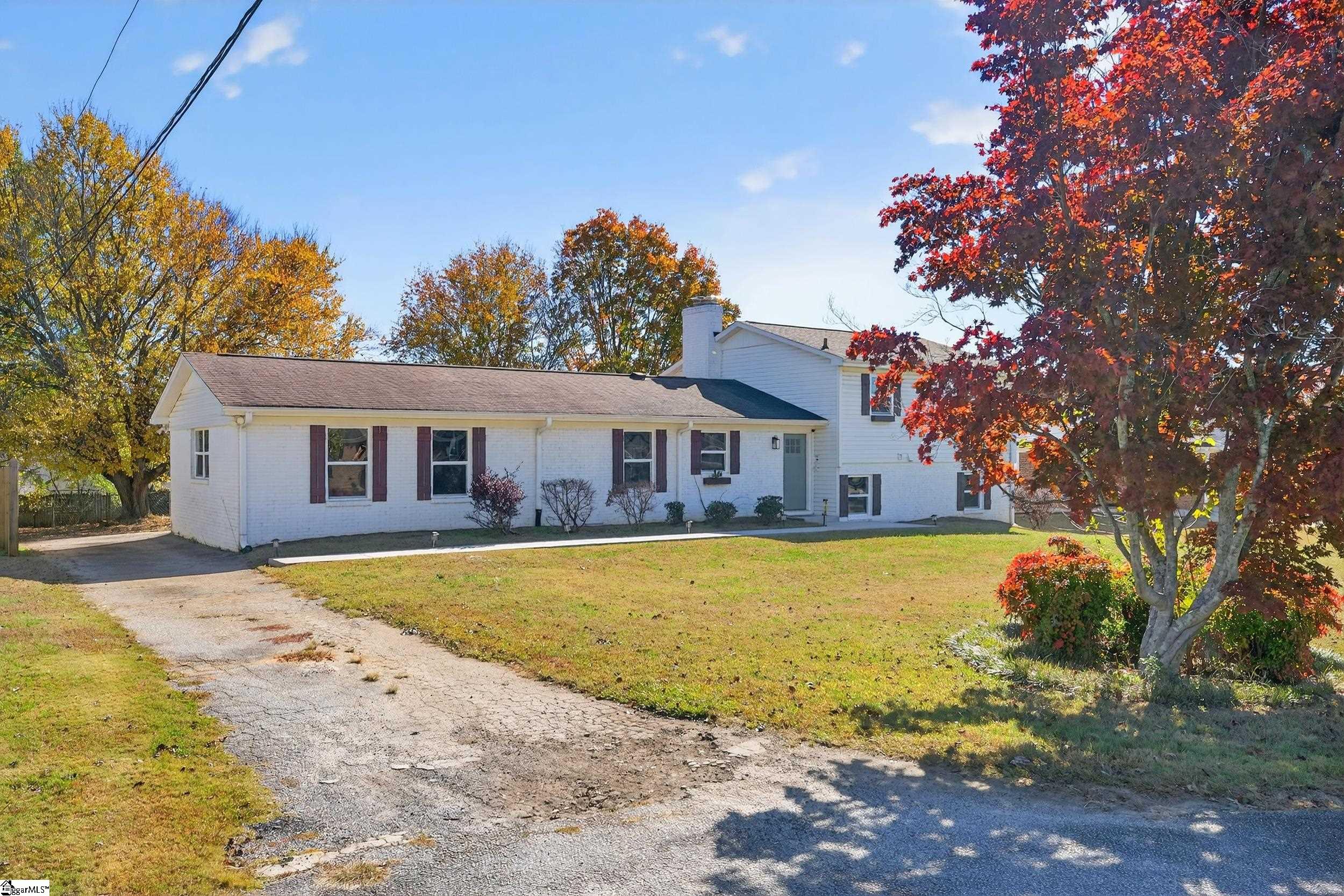 519 Longview Terrace Property Photo 3