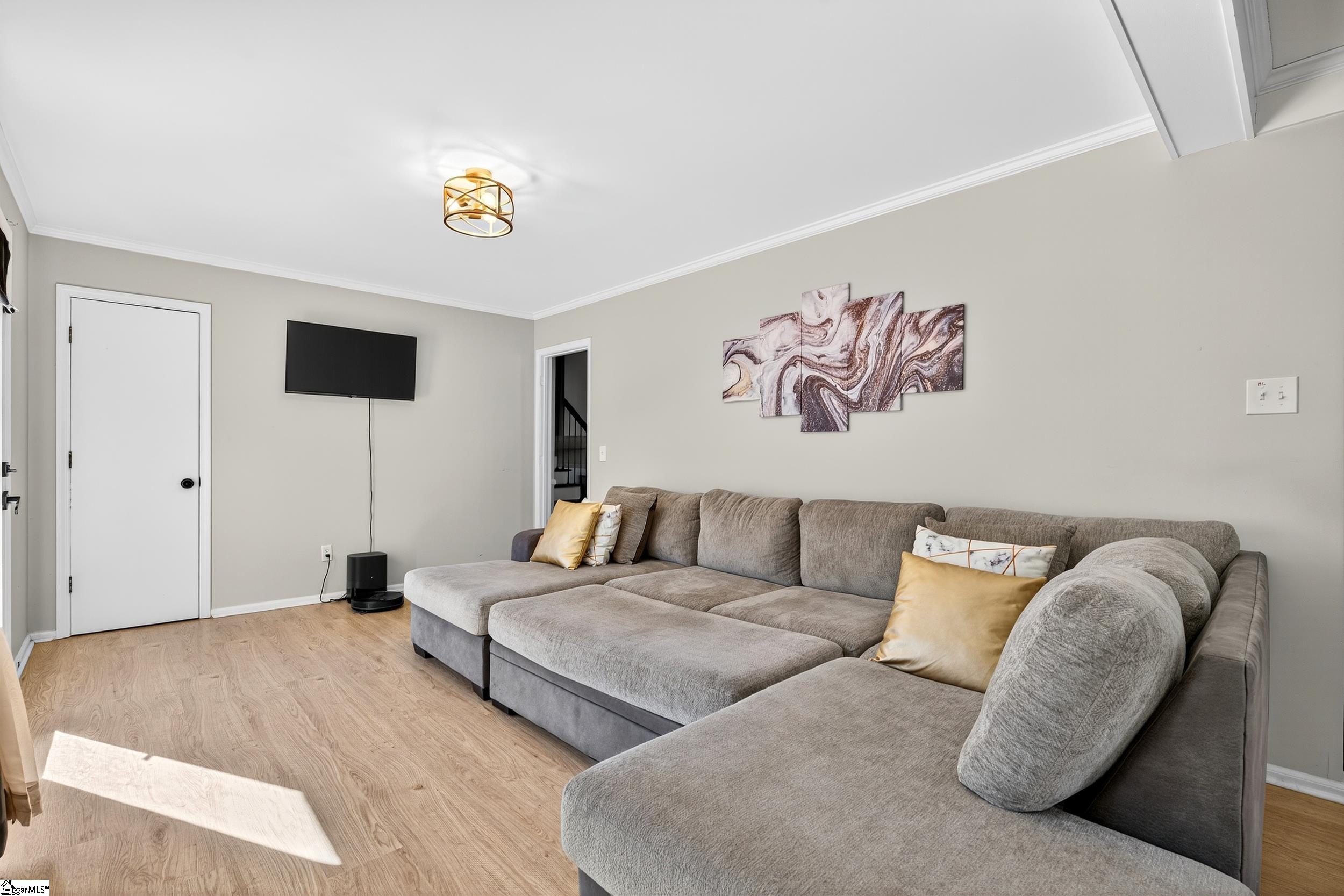 519 Longview Terrace Property Photo 5