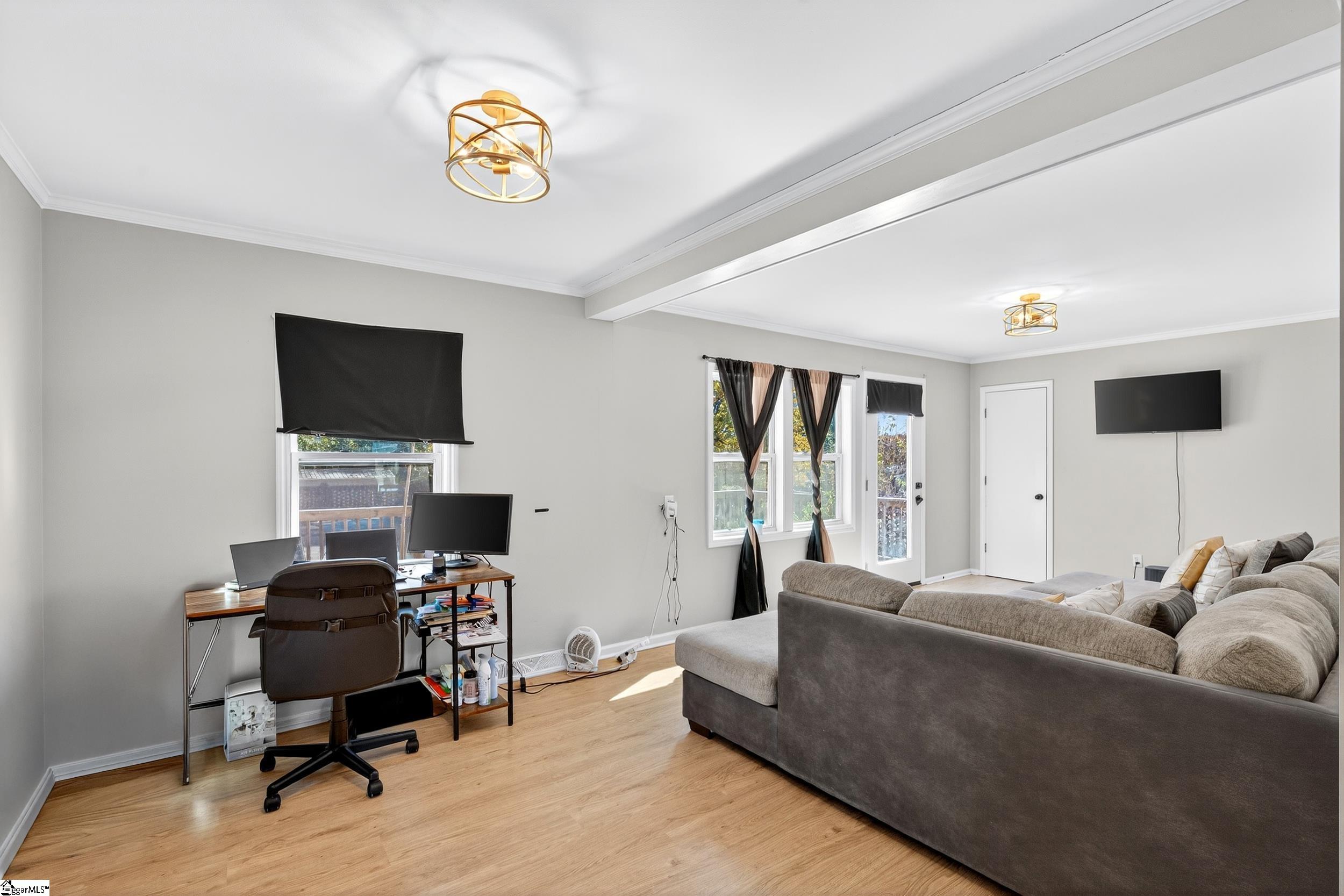 519 Longview Terrace Property Photo 8