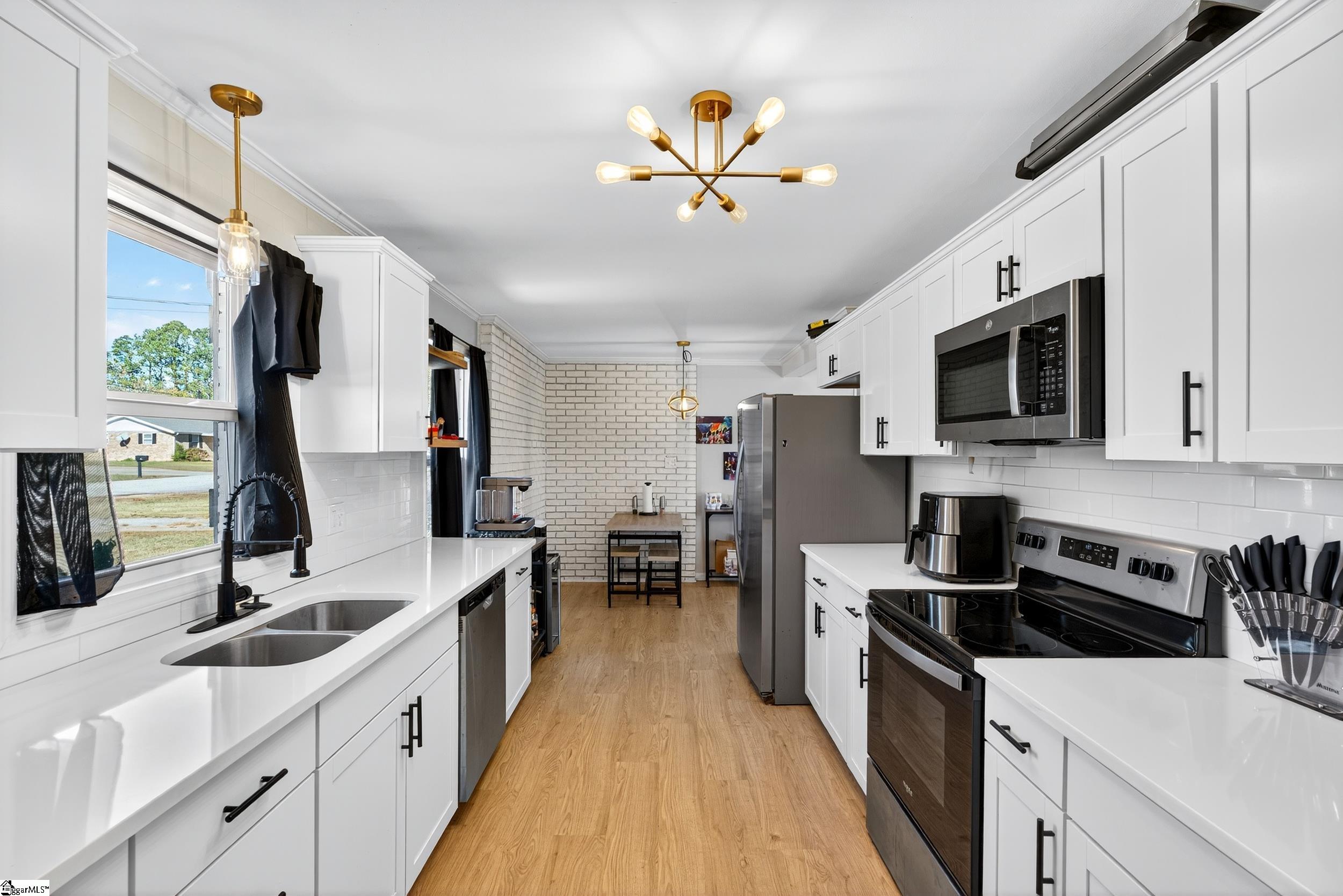 519 Longview Terrace Property Photo 13