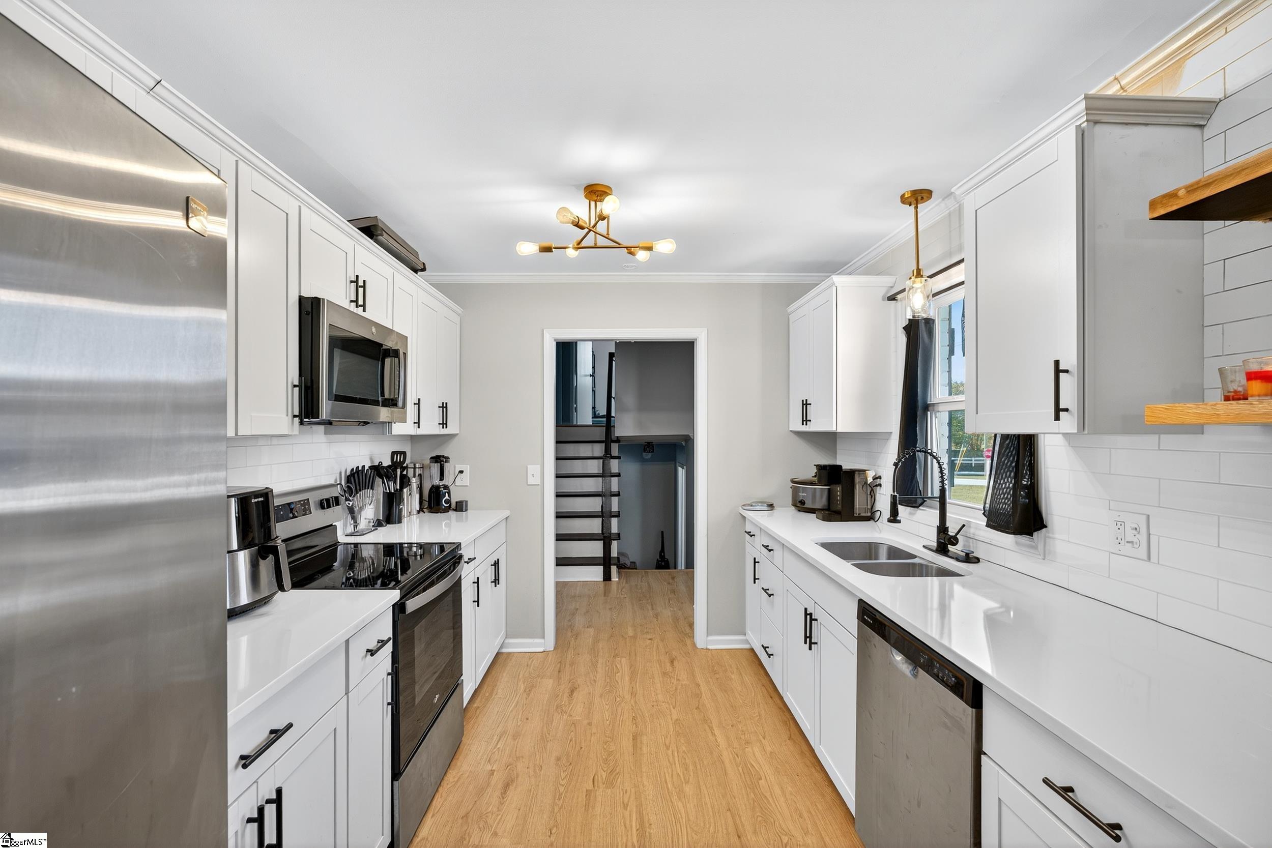 519 Longview Terrace Property Photo 14