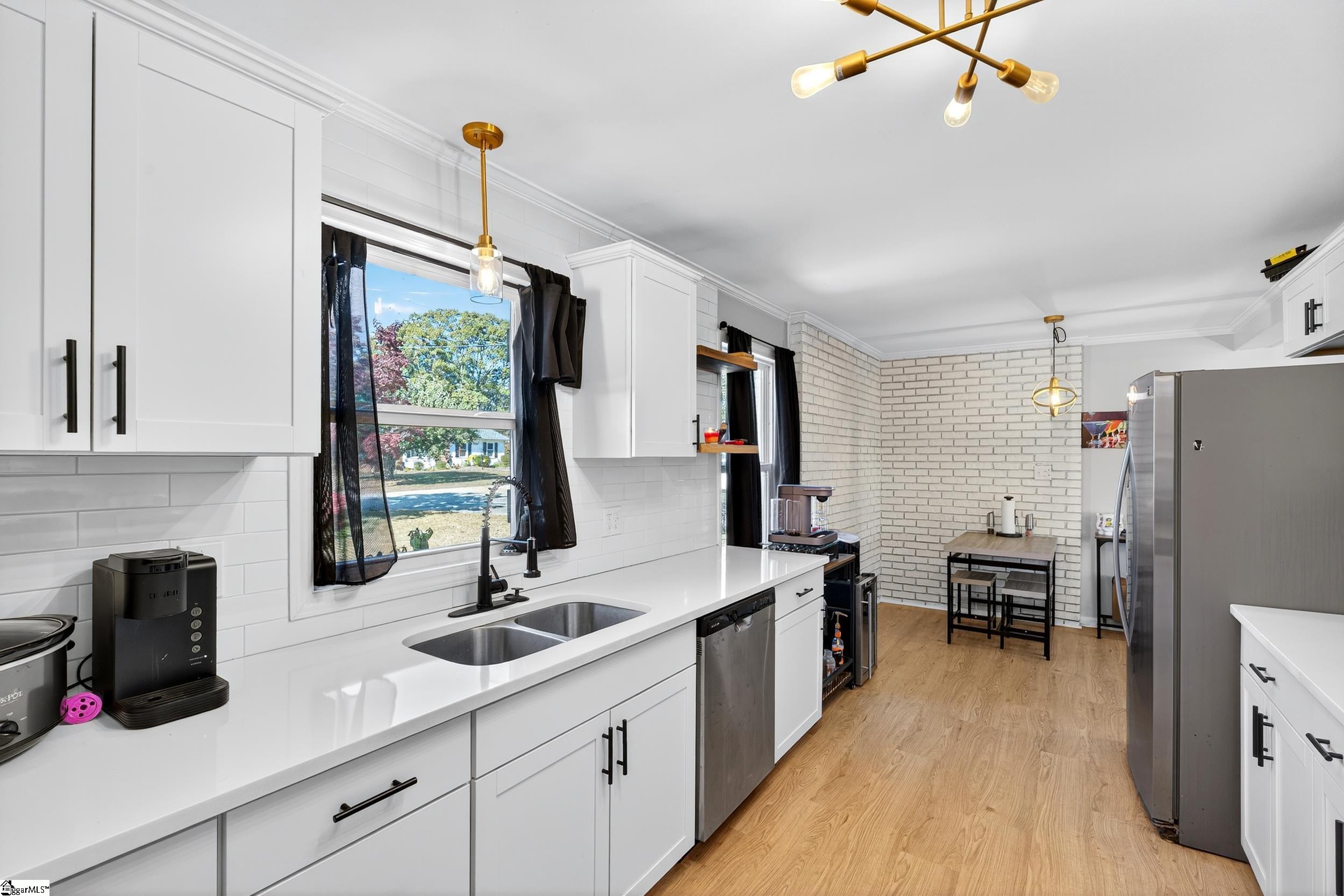 519 Longview Terrace Property Photo 15